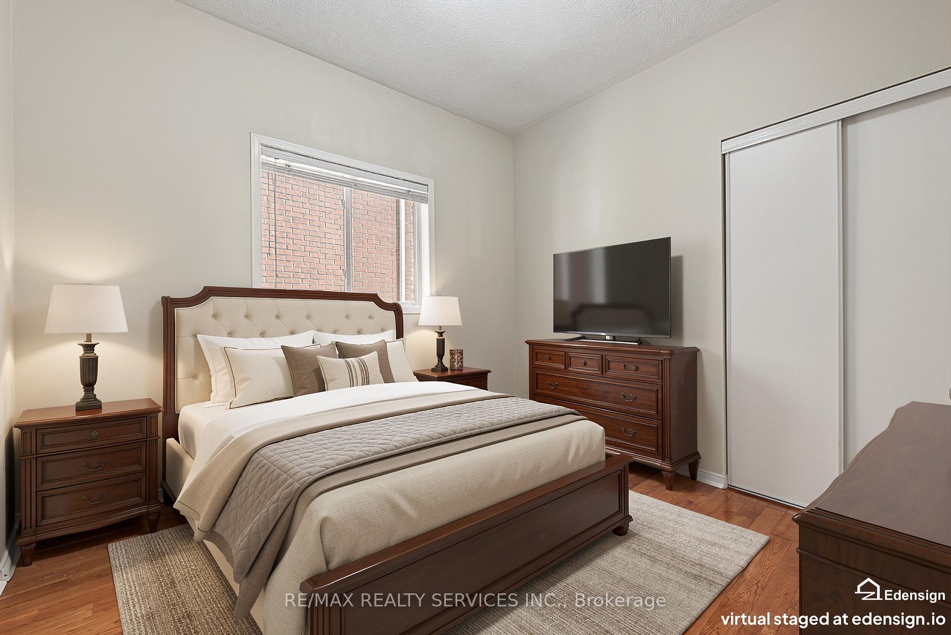 Photo 22 of 33 Woodvalley Drive, Brampton, Fletcher's Meadow — HOMEH