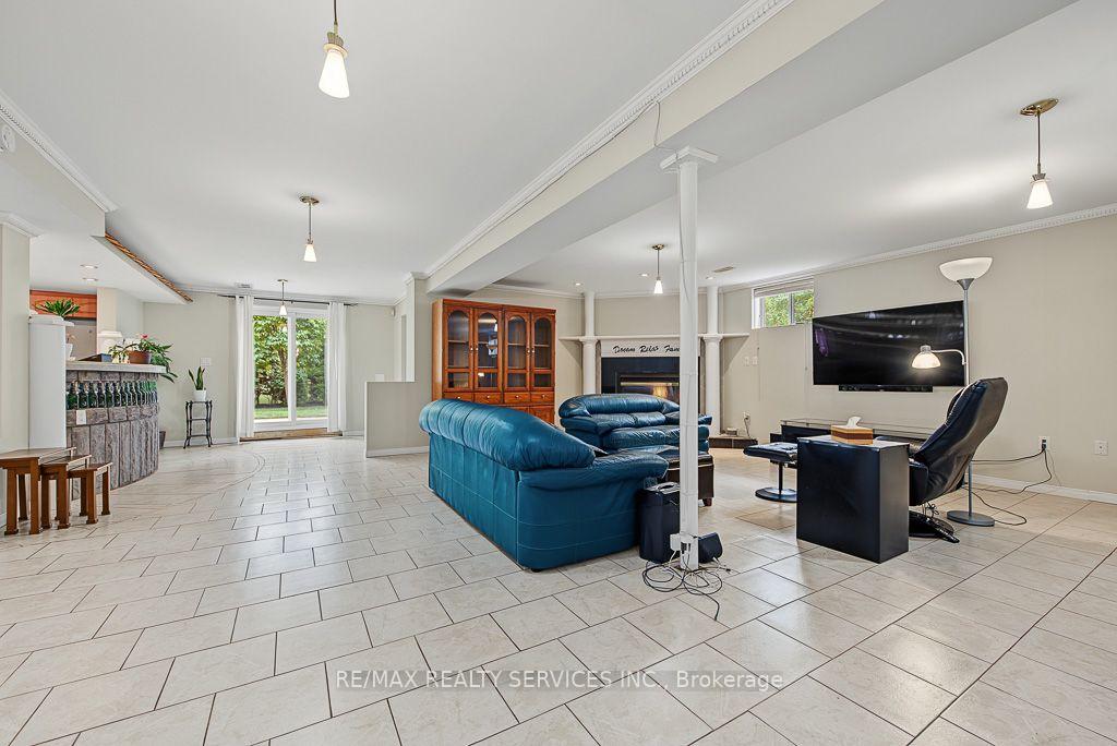 Photo 31 of 33 Woodvalley Drive, Brampton, Fletcher's Meadow — HOMEH