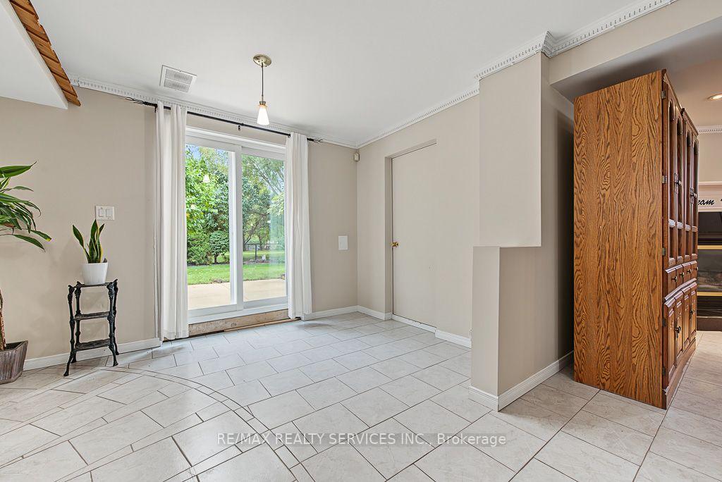 Photo 37 of 33 Woodvalley Drive, Brampton, Fletcher's Meadow — HOMEH