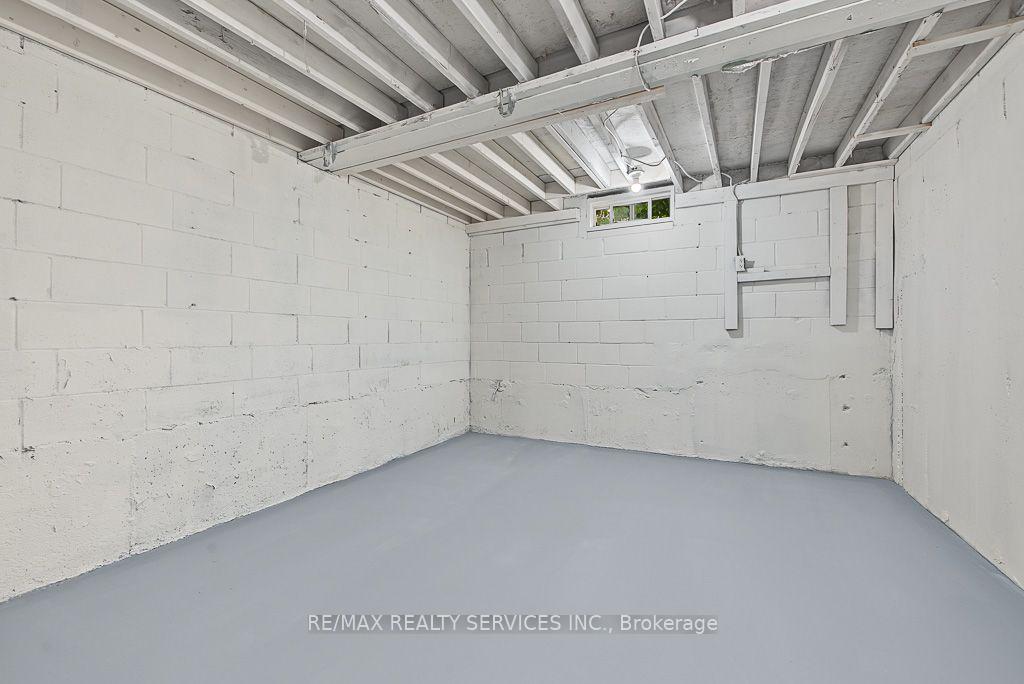 Photo 38 of 33 Woodvalley Drive, Brampton, Fletcher's Meadow — HOMEH