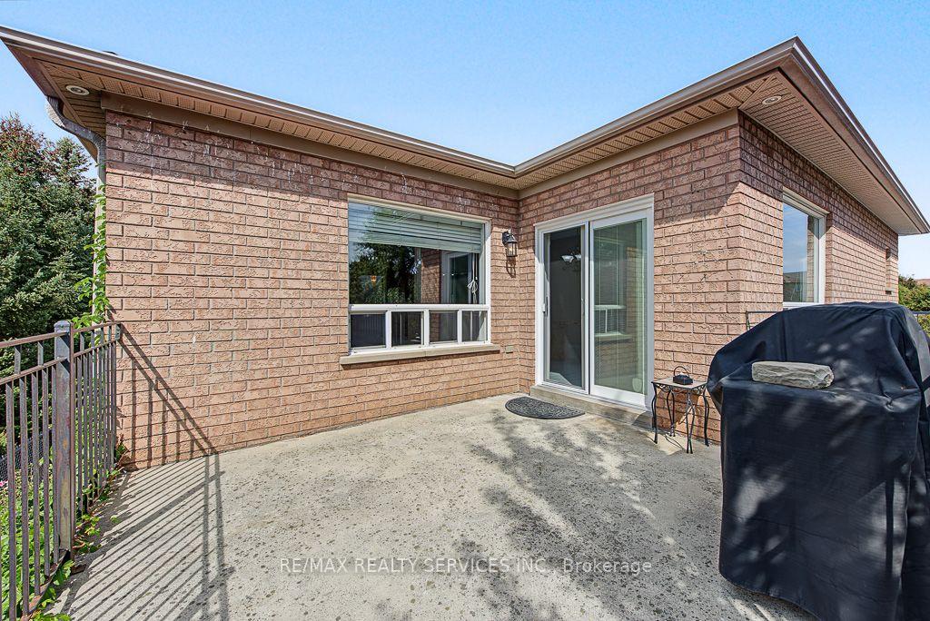 Photo 44 of 33 Woodvalley Drive, Brampton, Fletcher's Meadow — HOMEH