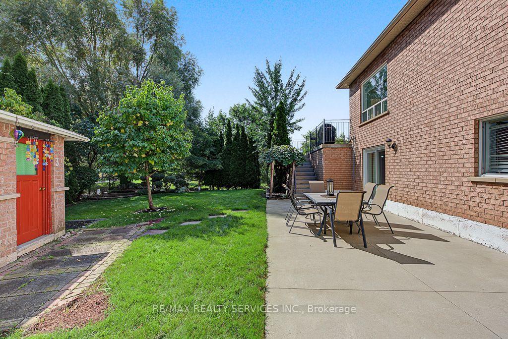 Photo 45 of 33 Woodvalley Drive, Brampton, Fletcher's Meadow — HOMEH