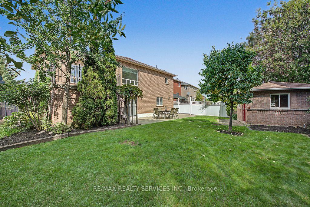 Photo 47 of 33 Woodvalley Drive, Brampton, Fletcher's Meadow — HOMEH