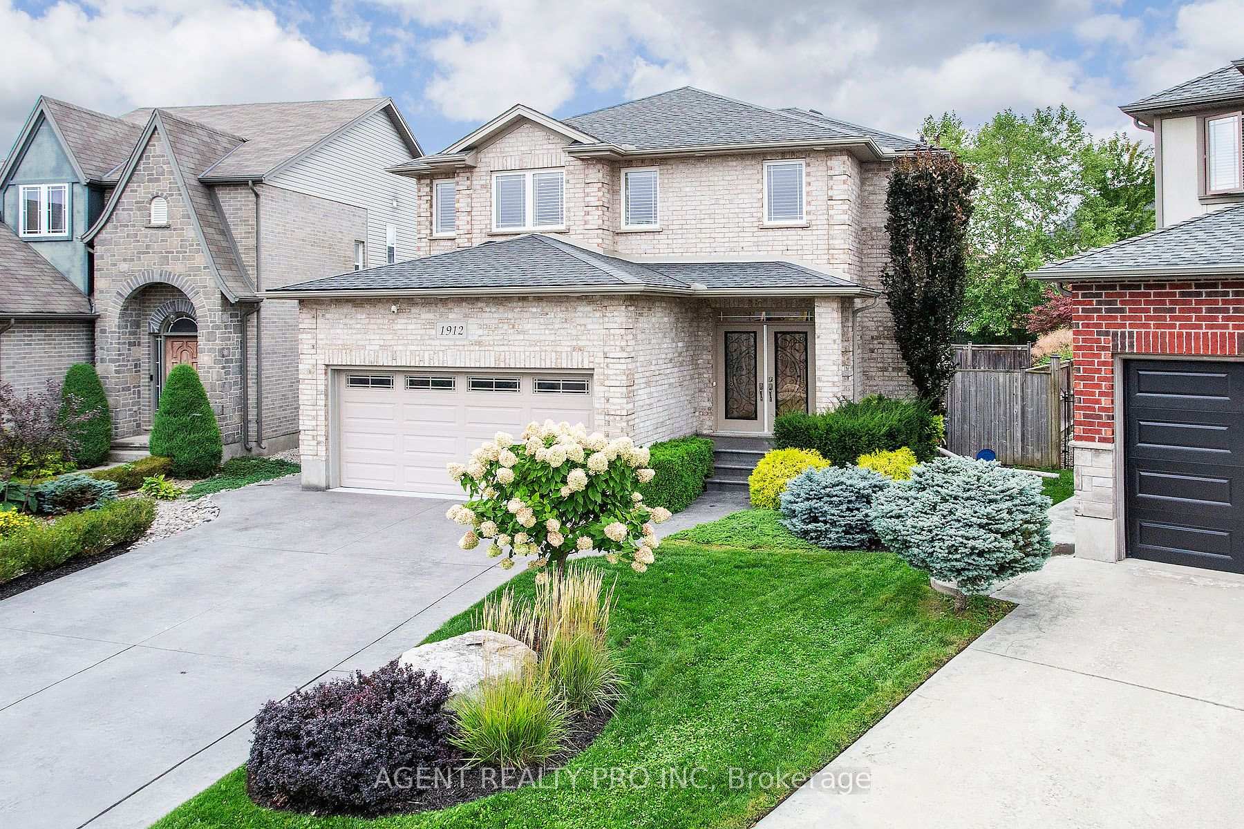 Photo 1 of 1912 Jubilee Drive, London, North E — HOMEH