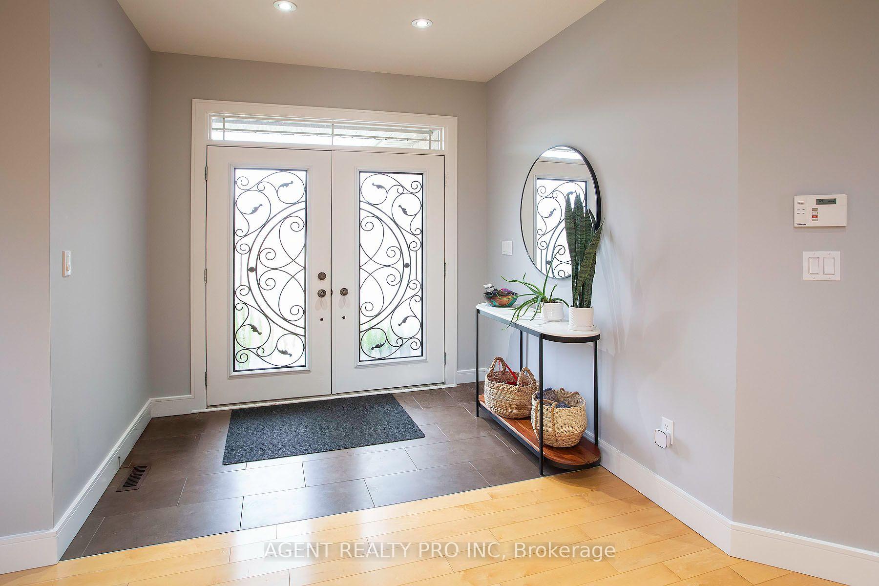 Photo 8 of 1912 Jubilee Drive, London, North E — HOMEH