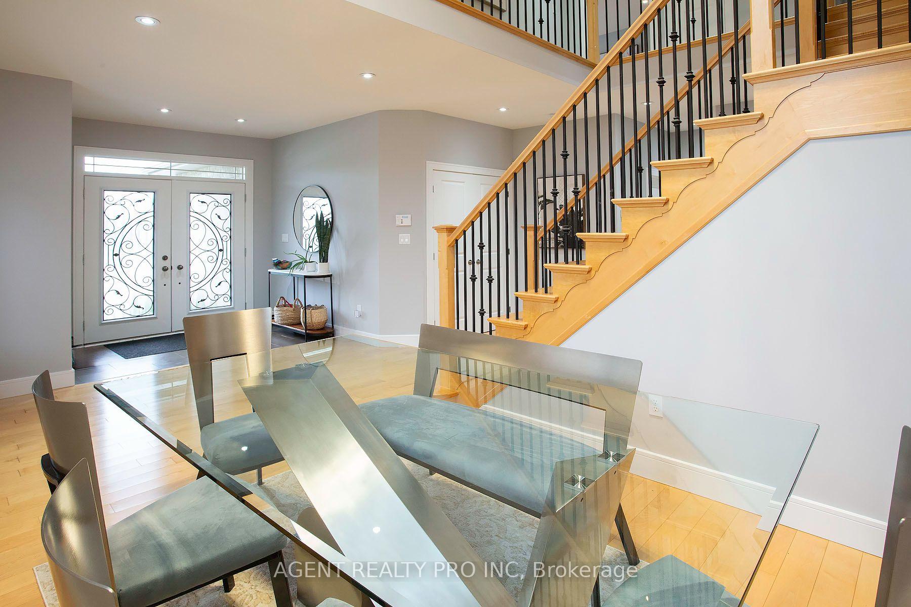 Photo 9 of 1912 Jubilee Drive, London, North E — HOMEH