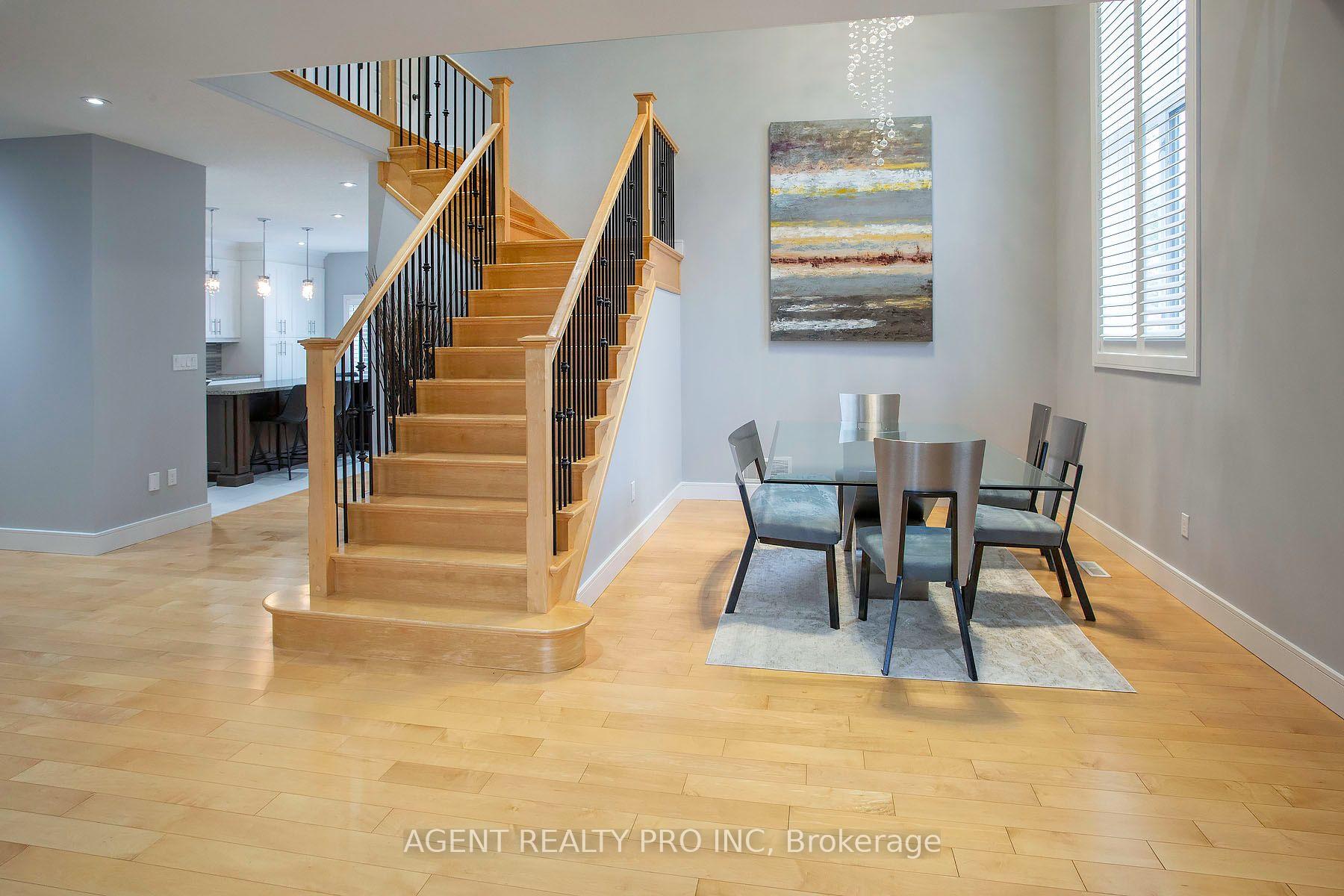 Photo 12 of 1912 Jubilee Drive, London, North E — HOMEH
