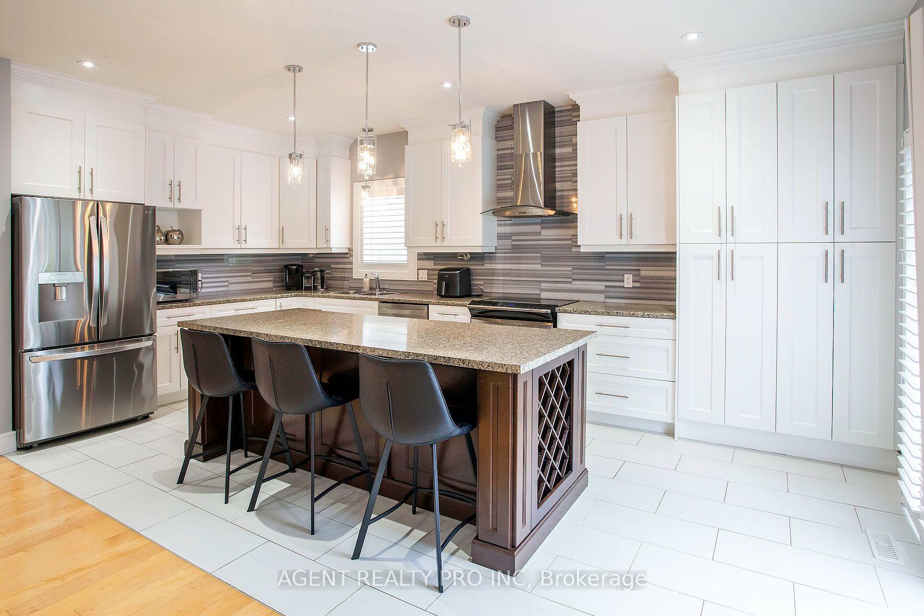 Photo 16 of 1912 Jubilee Drive, London, North E — HOMEH