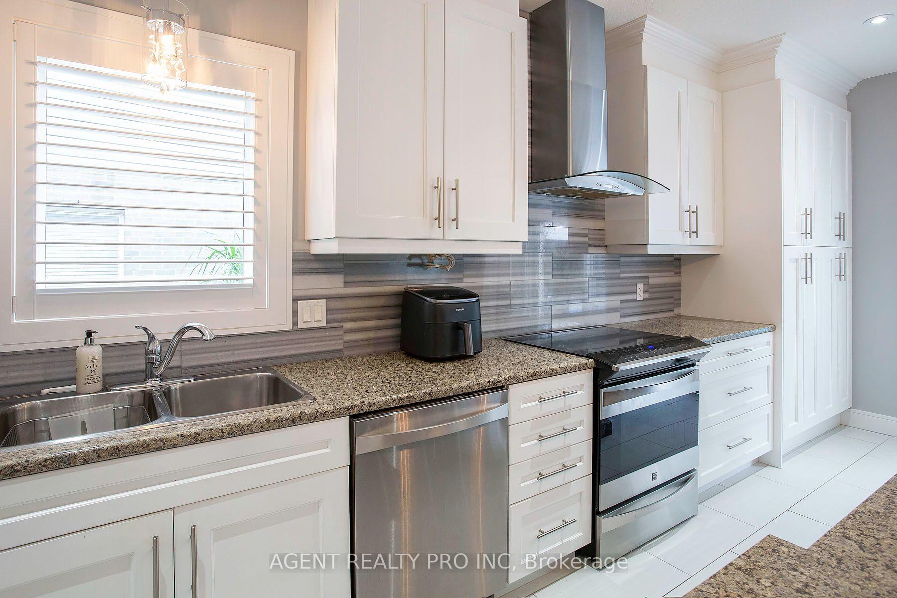 Photo 18 of 1912 Jubilee Drive, London, North E — HOMEH