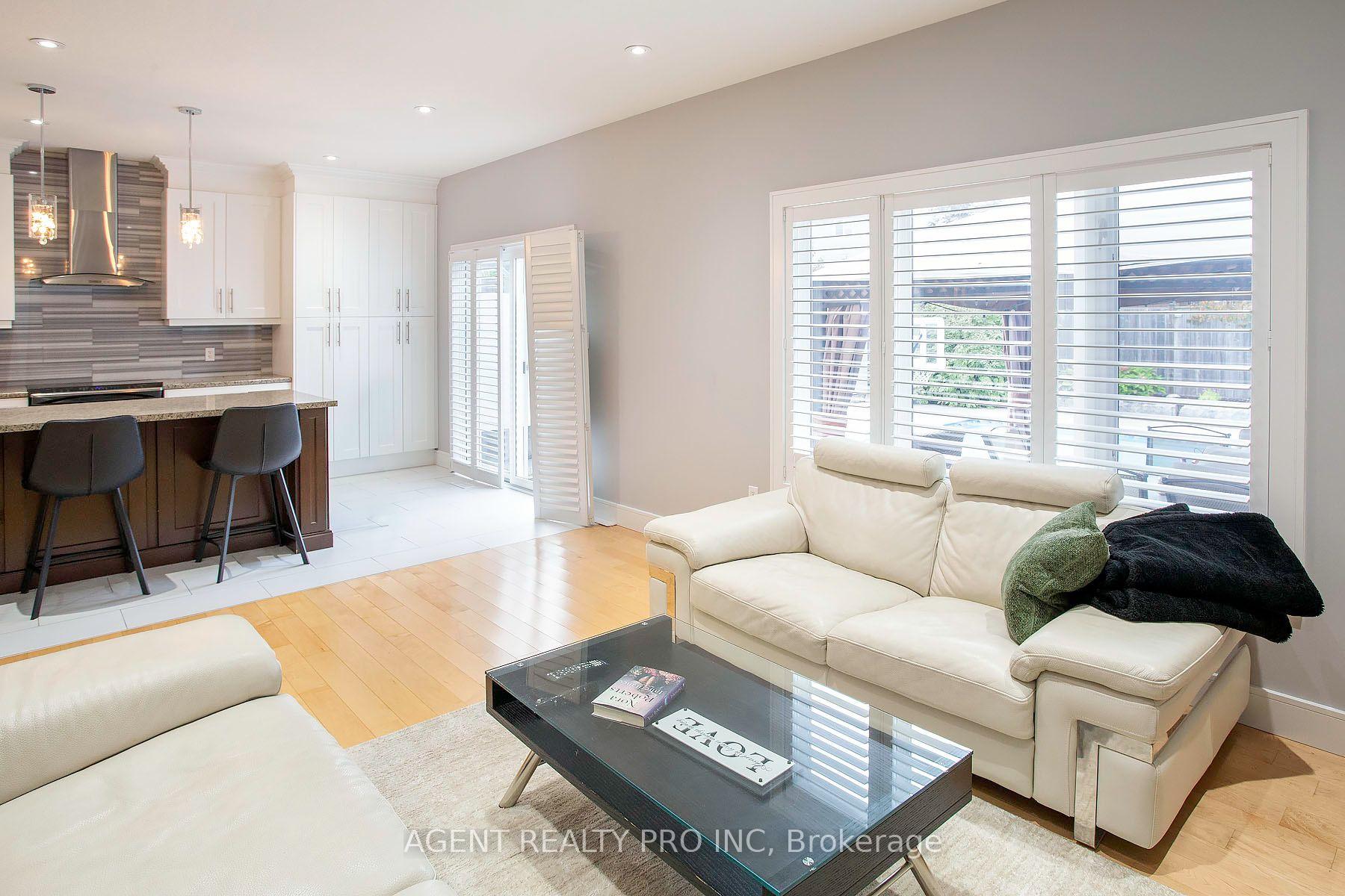 Photo 20 of 1912 Jubilee Drive, London, North E — HOMEH