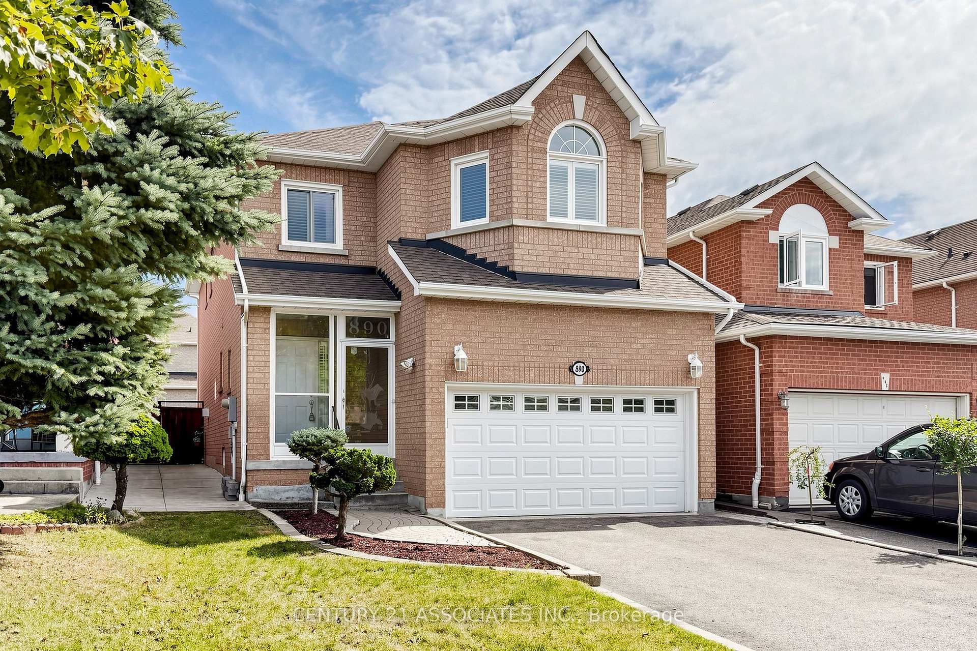 Photo 2 of 890 Blyleven Boulevard, Mississauga, East Credit — HOMEH