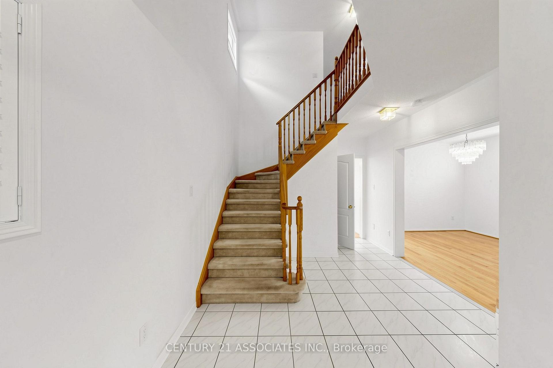 Photo 9 of 890 Blyleven Boulevard, Mississauga, East Credit — HOMEH