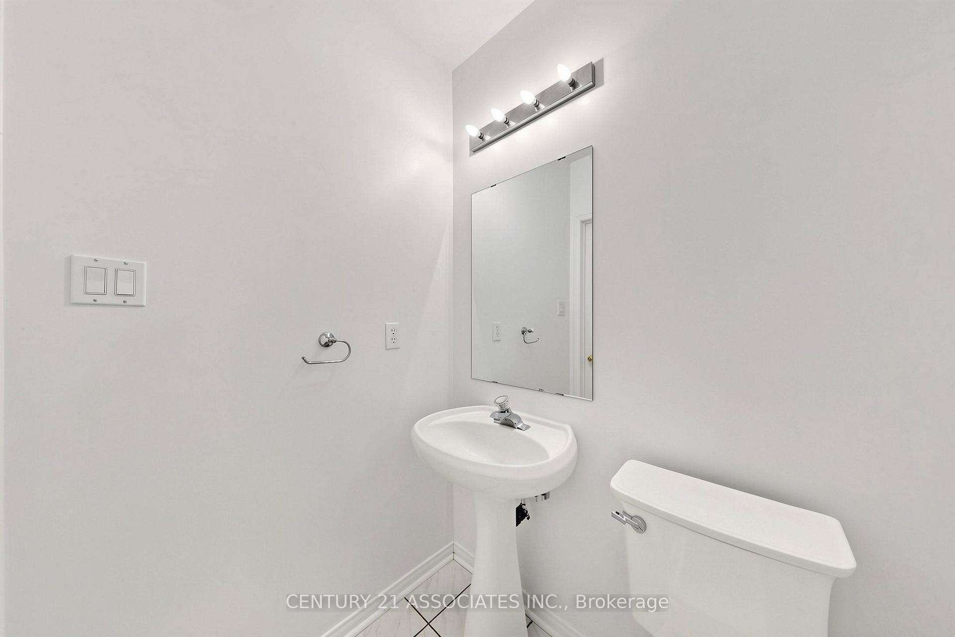 Photo 10 of 890 Blyleven Boulevard, Mississauga, East Credit — HOMEH