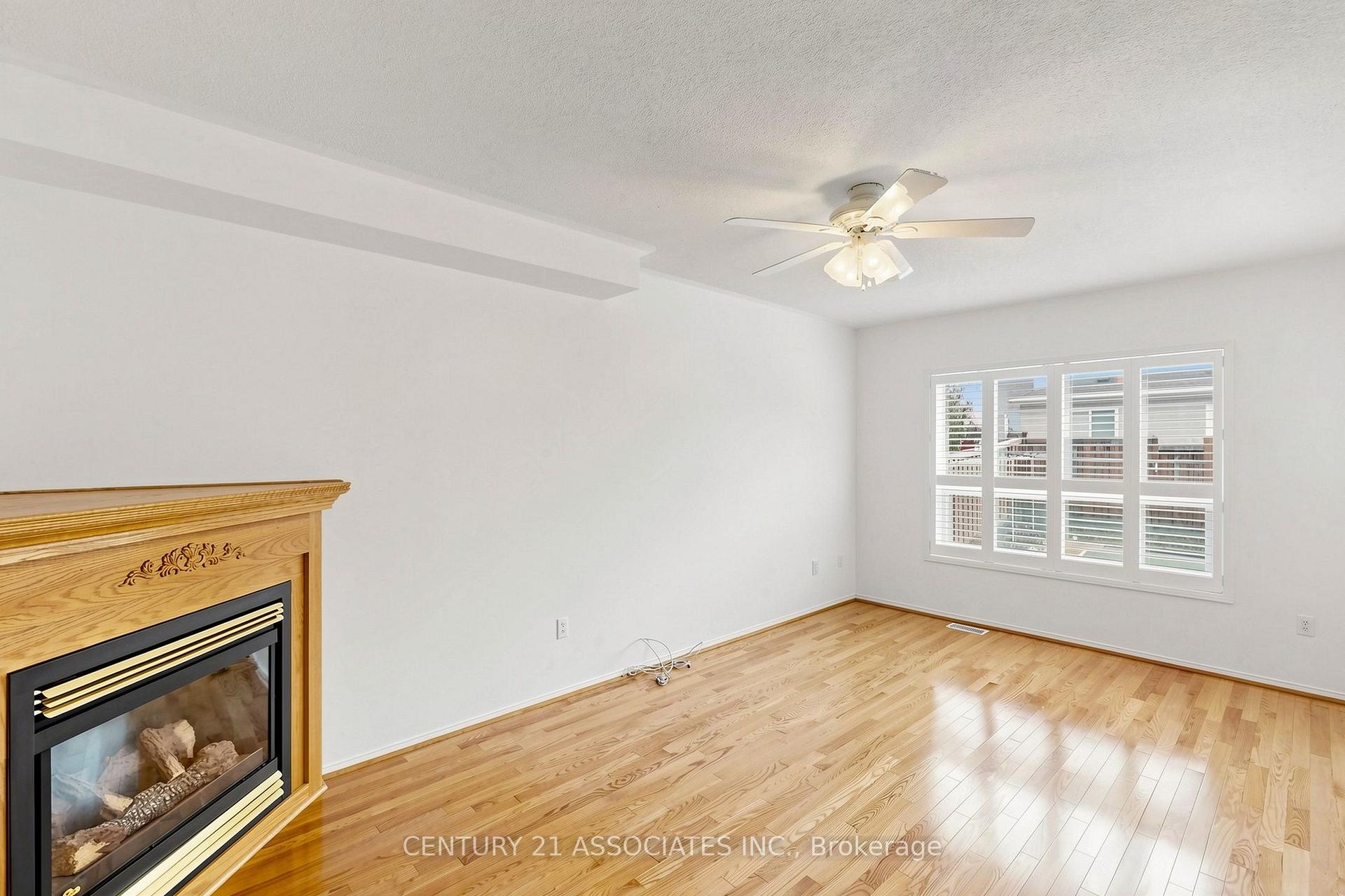 Photo 12 of 890 Blyleven Boulevard, Mississauga, East Credit — HOMEH