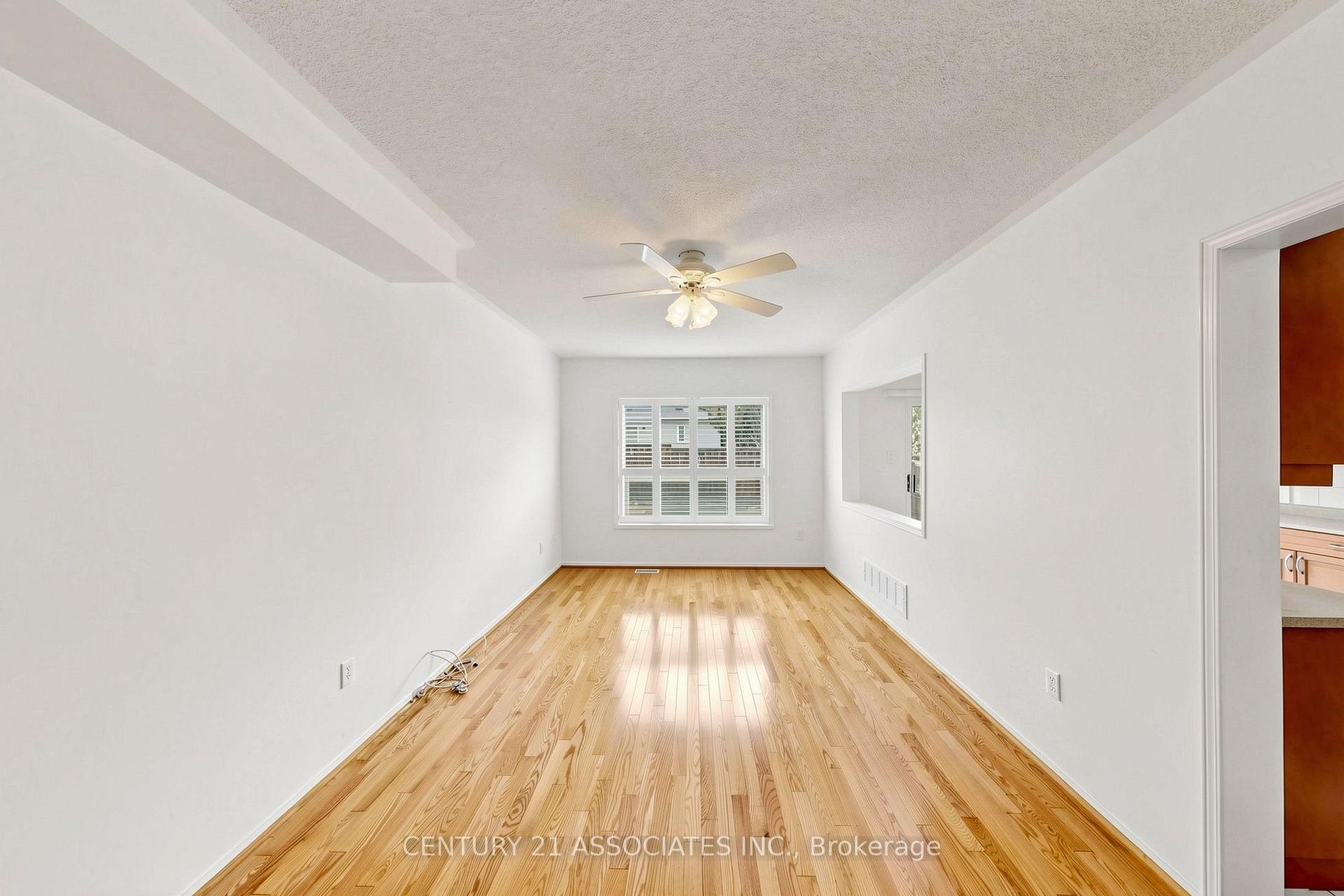 Photo 13 of 890 Blyleven Boulevard, Mississauga, East Credit — HOMEH