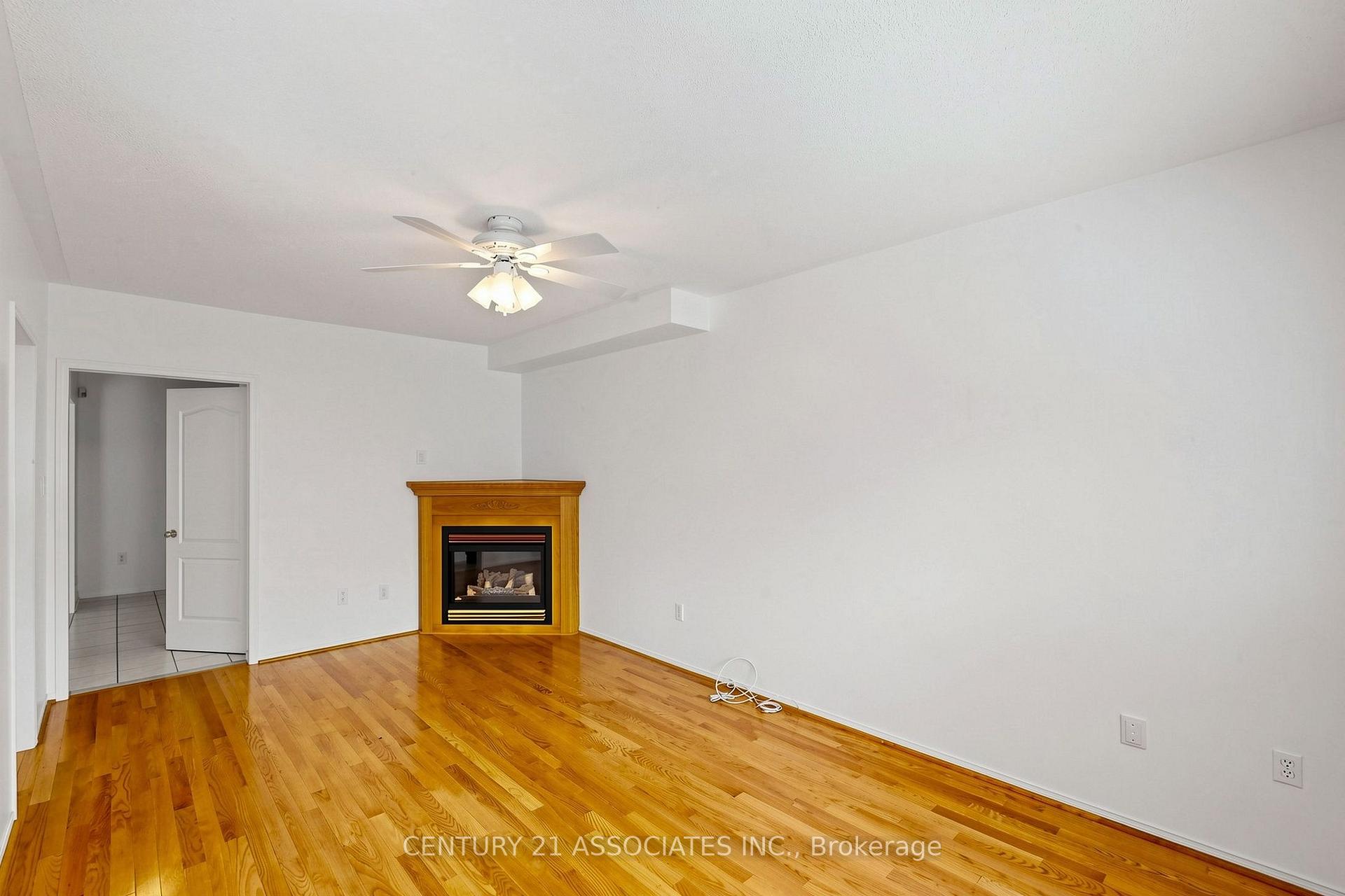 Photo 14 of 890 Blyleven Boulevard, Mississauga, East Credit — HOMEH