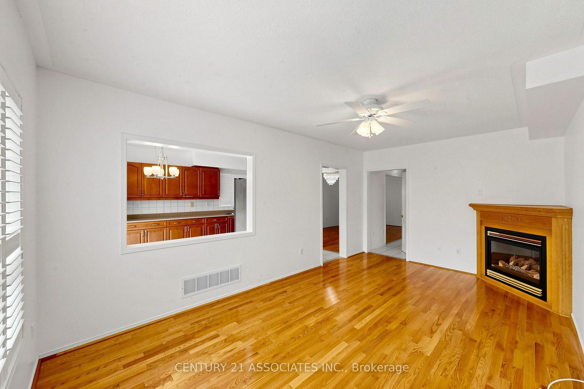 Photo 16 of 890 Blyleven Boulevard, Mississauga, East Credit — HOMEH