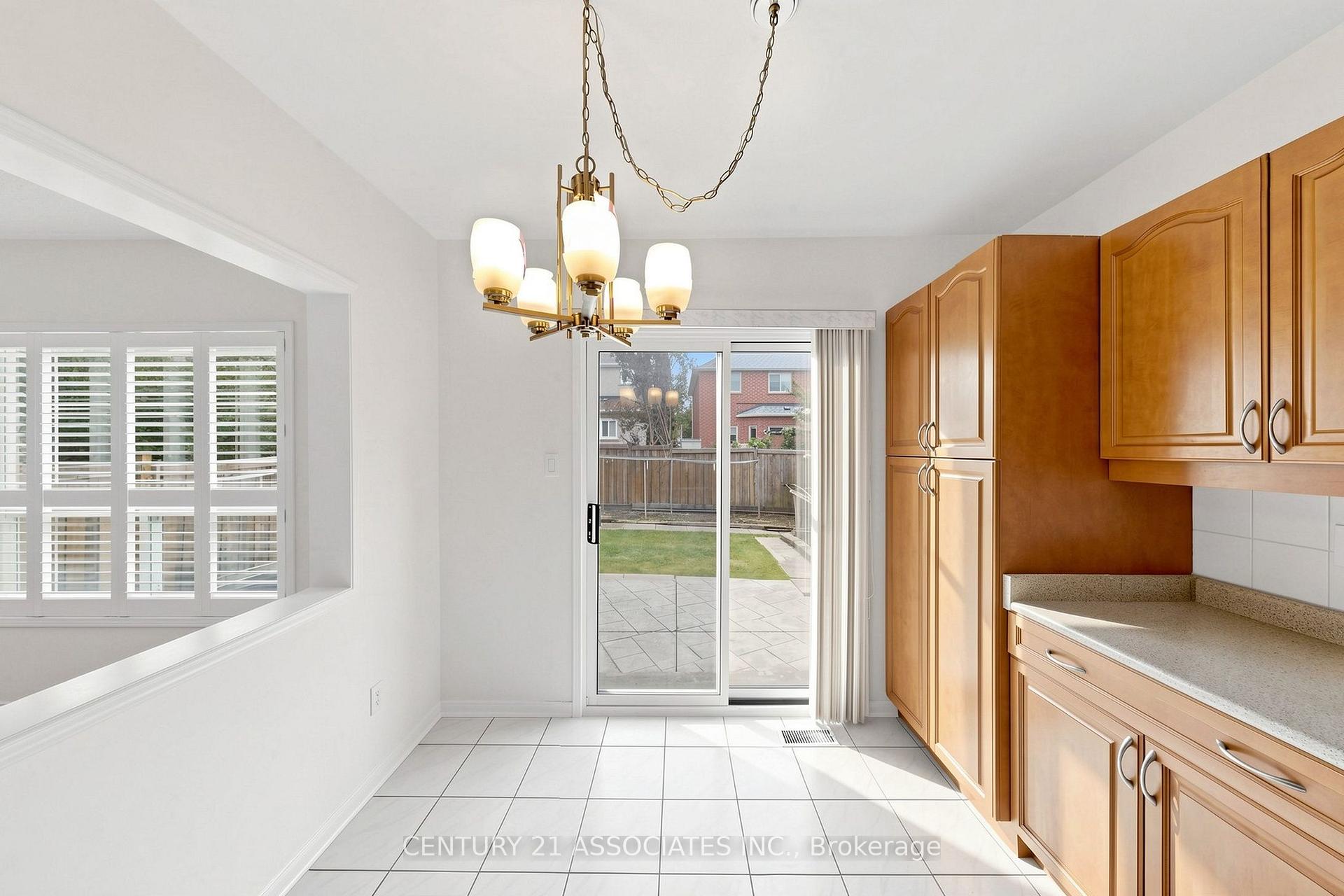 Photo 27 of 890 Blyleven Boulevard, Mississauga, East Credit — HOMEH
