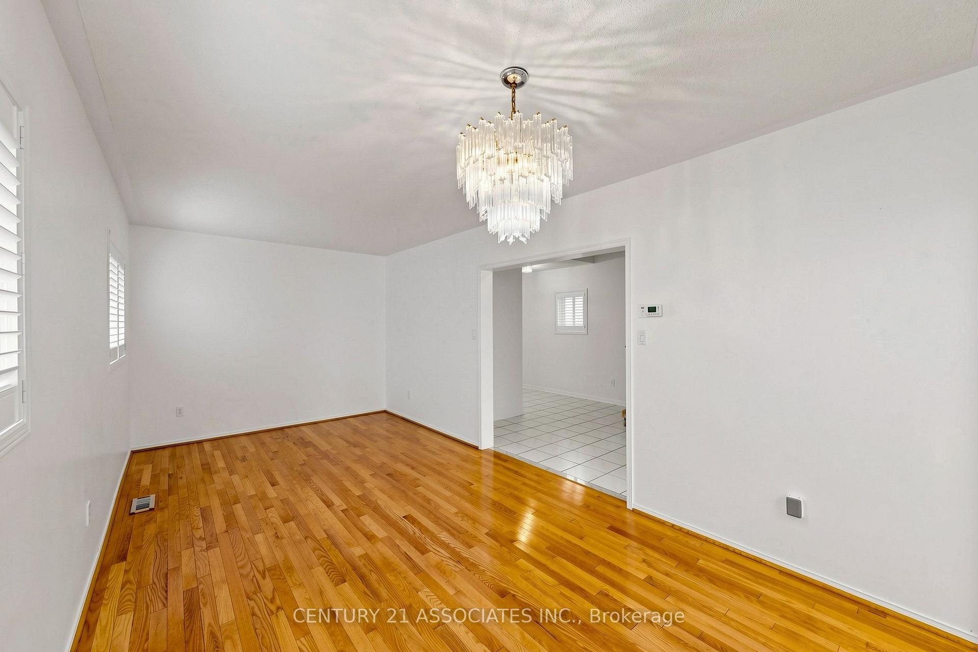 Photo 32 of 890 Blyleven Boulevard, Mississauga, East Credit — HOMEH