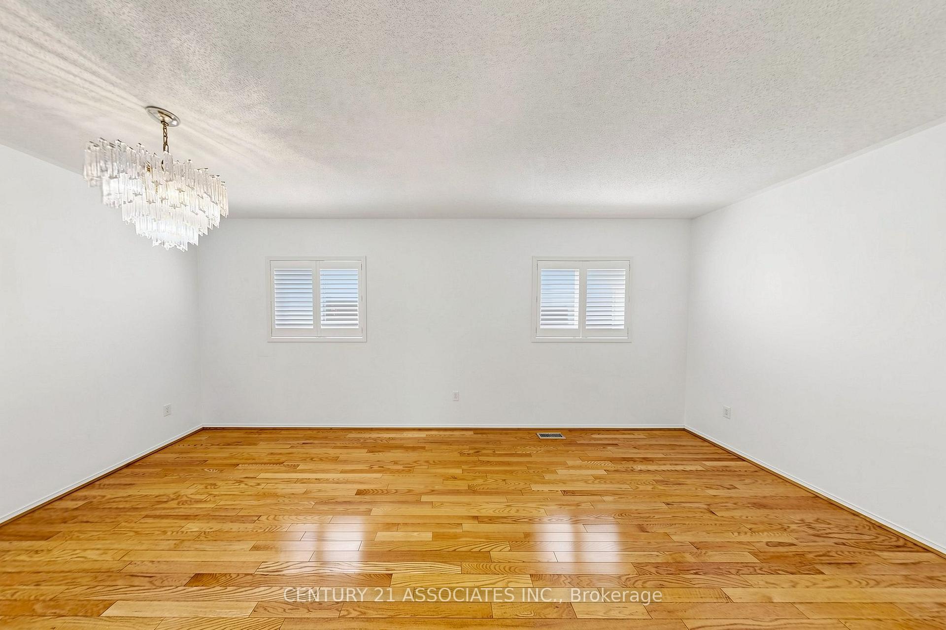 Photo 29 of 890 Blyleven Boulevard, Mississauga, East Credit — HOMEH