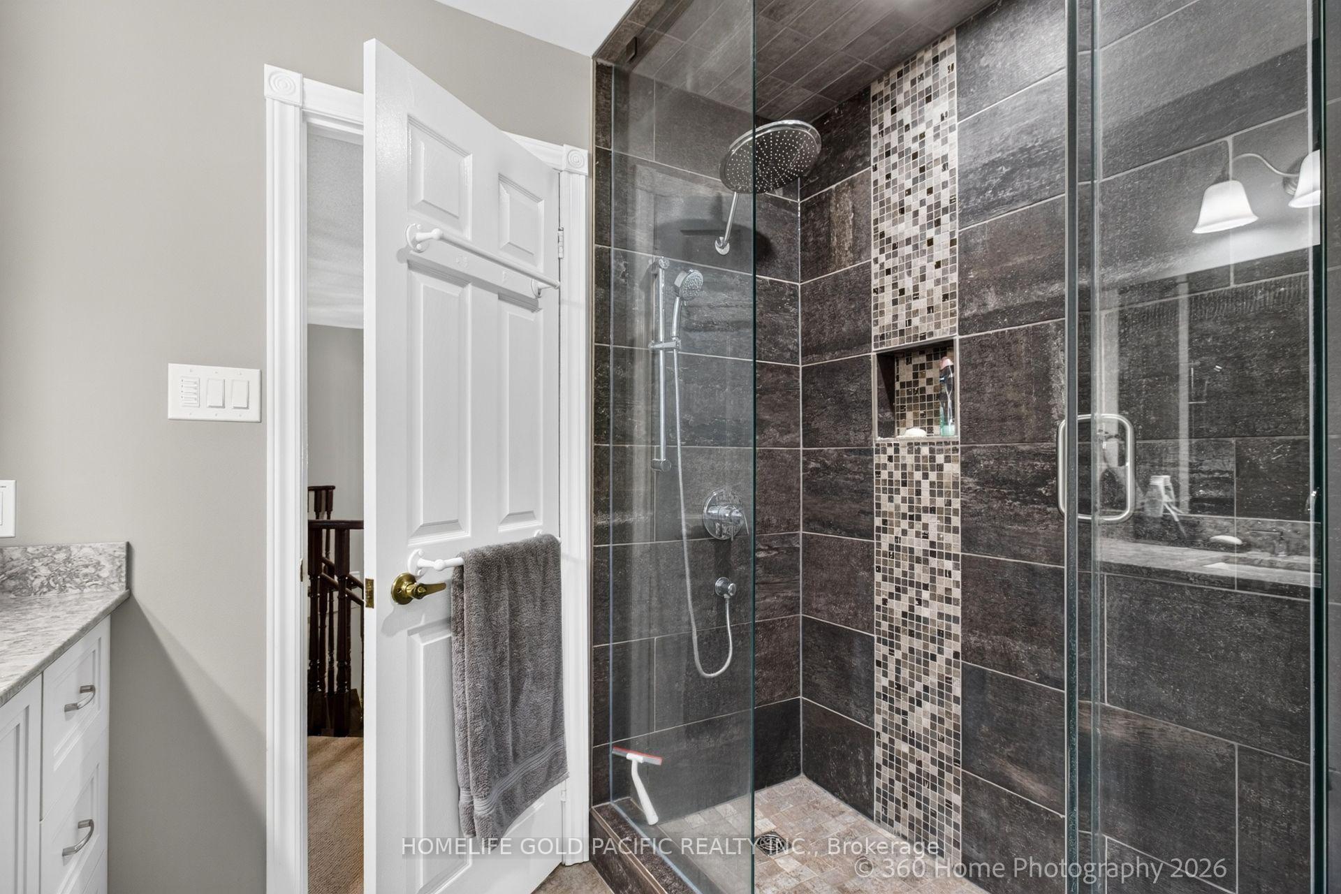 Photo 23 of 48 Captain Francis Drive, Markham, Buttonville — HOMEH