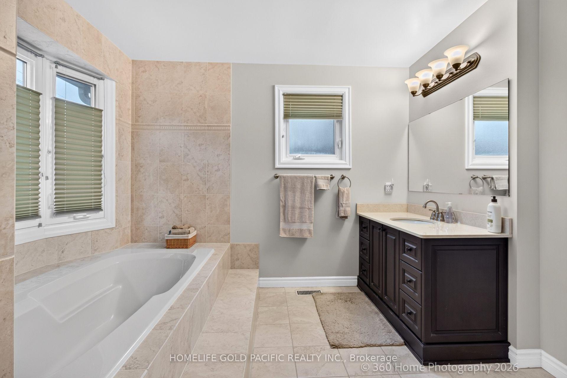 Photo 30 of 48 Captain Francis Drive, Markham, Buttonville — HOMEH