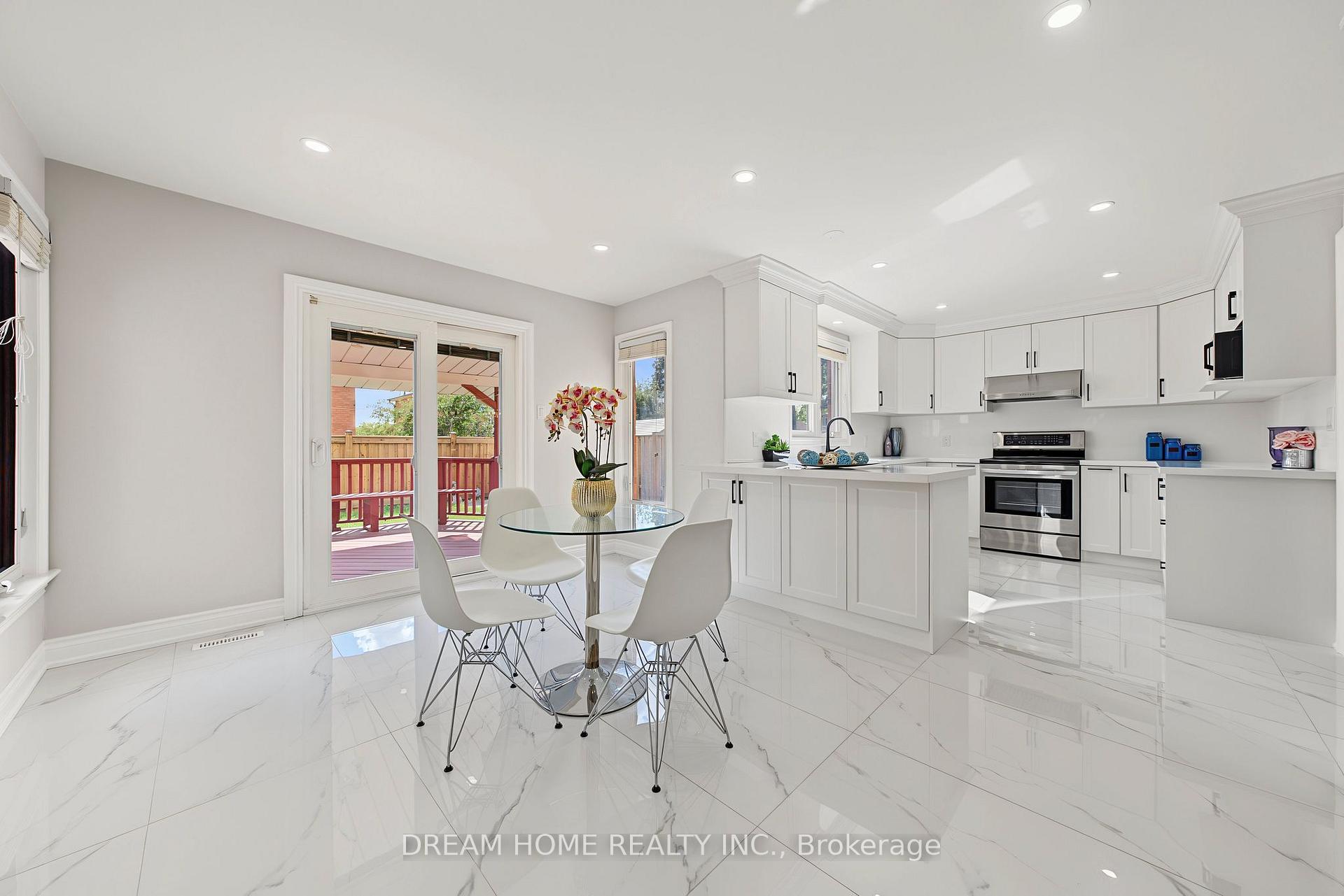 Photo 16 of 509 Forest Drive, Vaughan, West Woodbridge — HOMEH