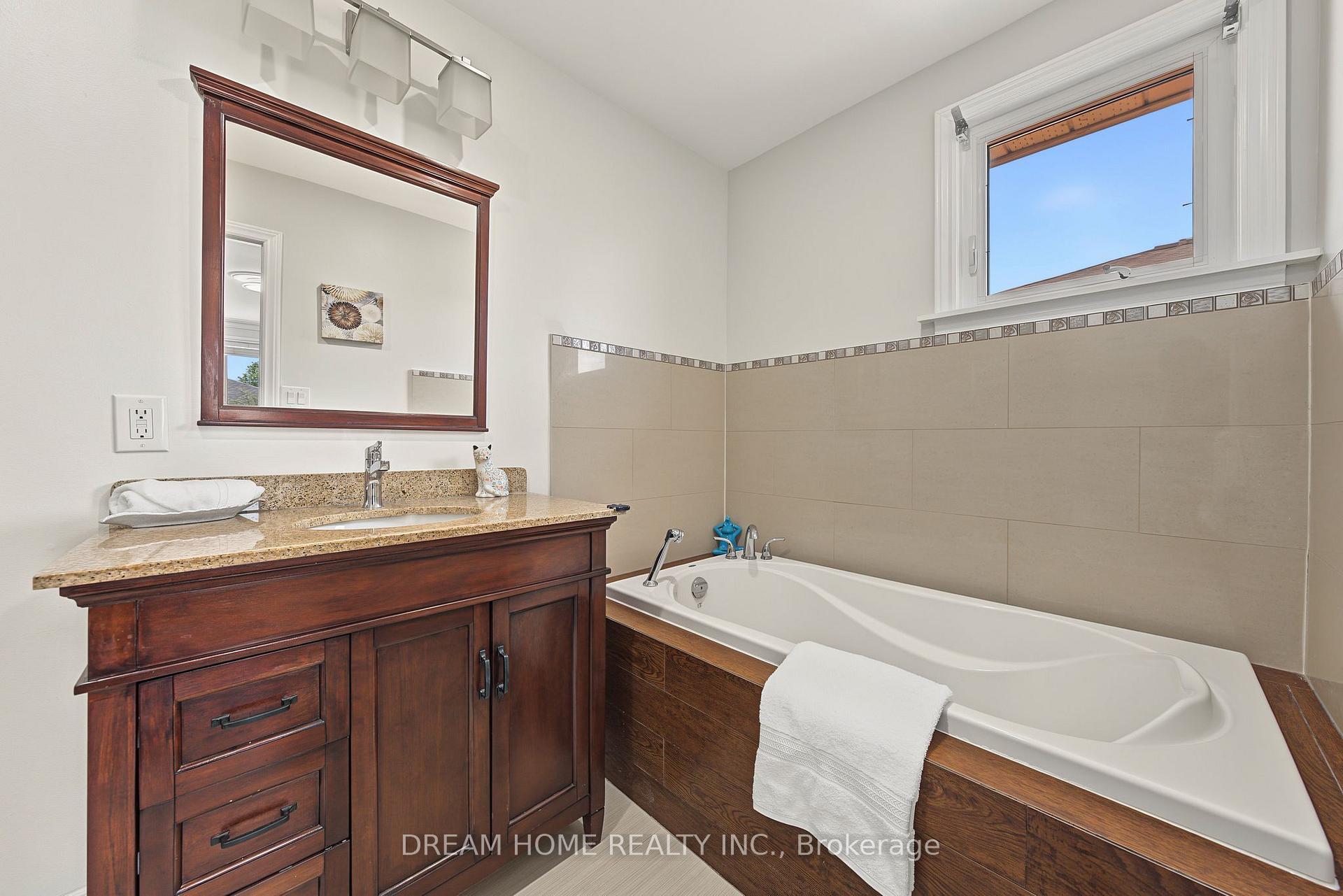 Photo 22 of 509 Forest Drive, Vaughan, West Woodbridge — HOMEH