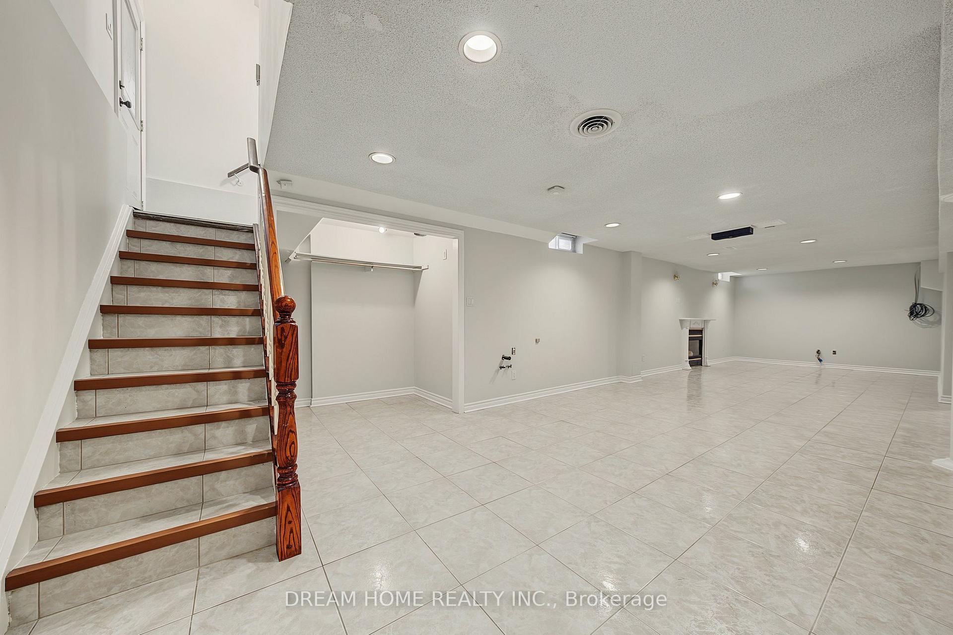 Photo 33 of 509 Forest Drive, Vaughan, West Woodbridge — HOMEH