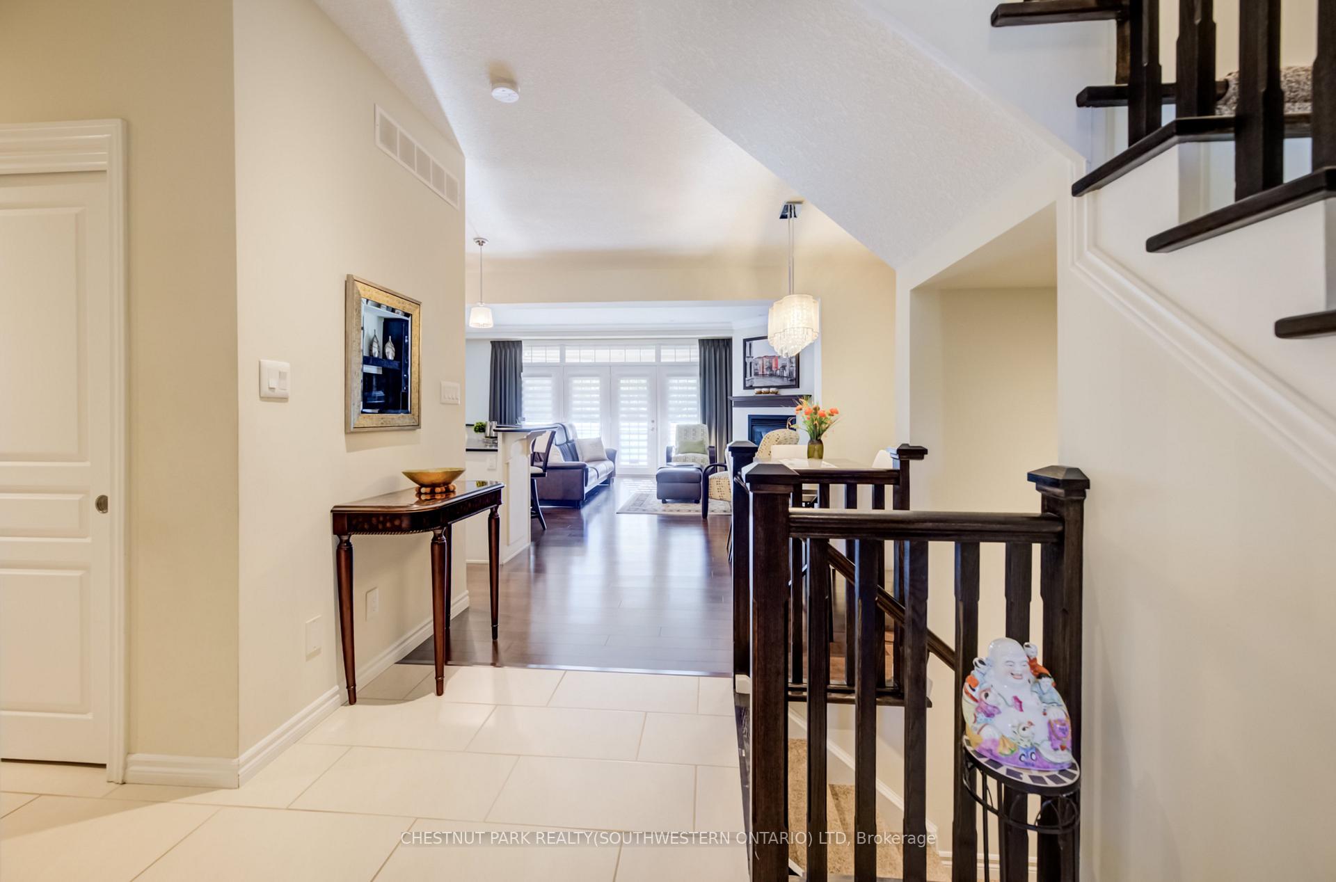 Photo 6 of Unit 10, 435 Winchester Drive, Waterloo, Beechwood West — HOMEH