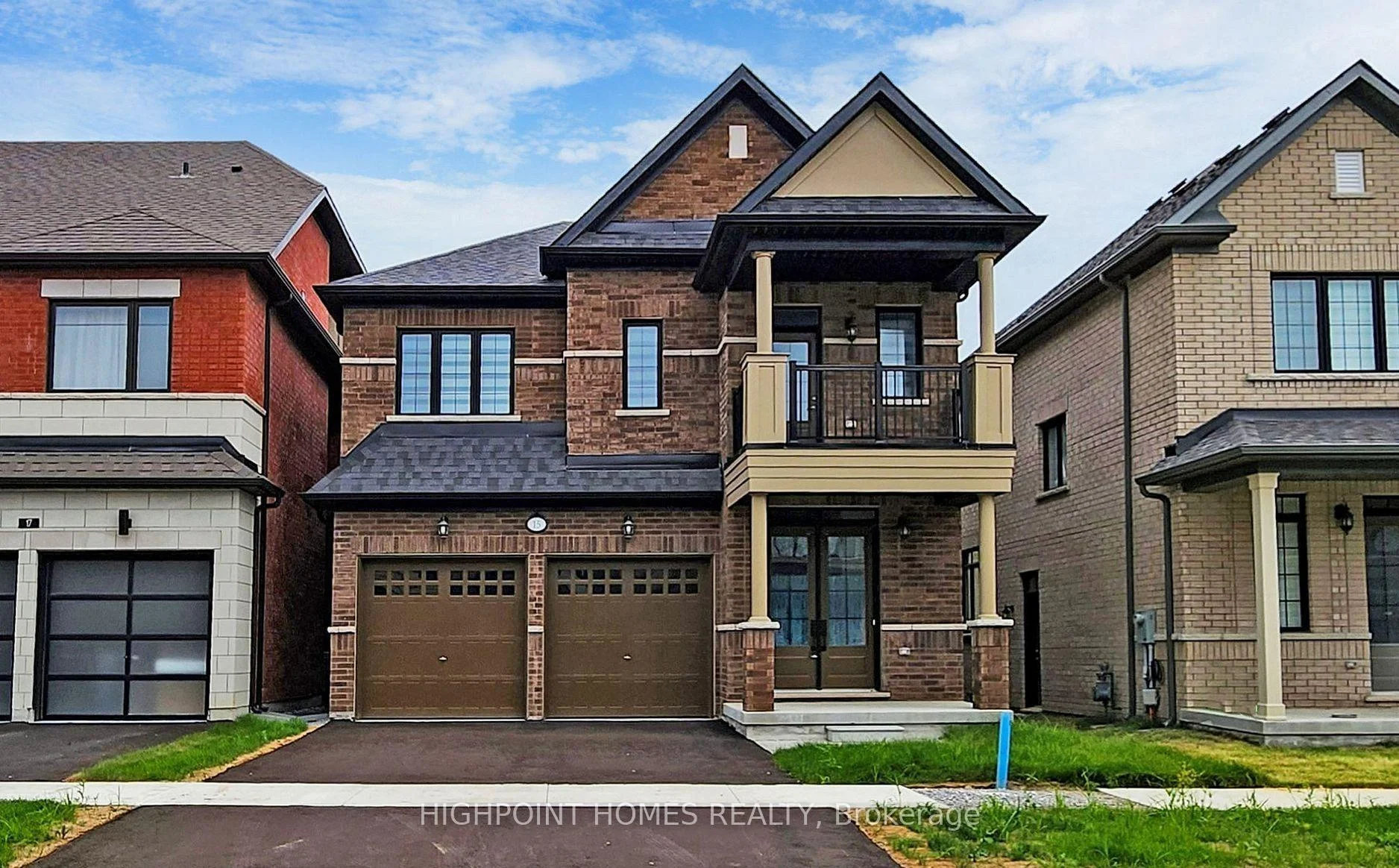 Photo 3 of 15 Sauder Drive, Markham, Middlefield — HOMEH