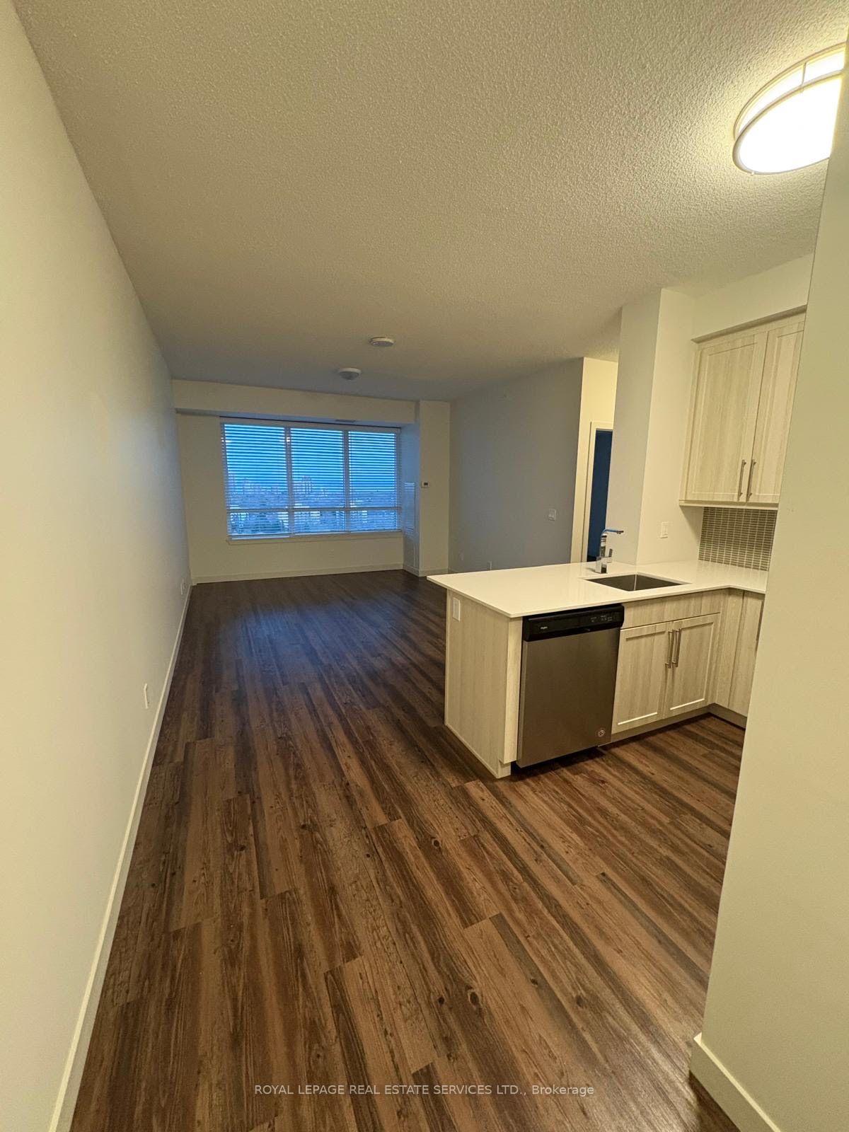 Photo 4 of Unit 1406, 2081 Fairview Street, Burlington, Freeman — HOMEH