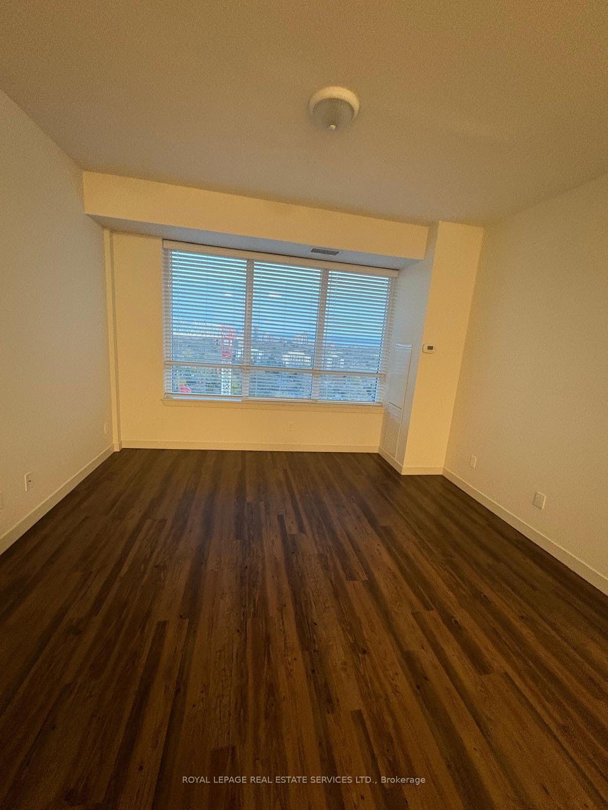 Photo 6 of Unit 1406, 2081 Fairview Street, Burlington, Freeman — HOMEH