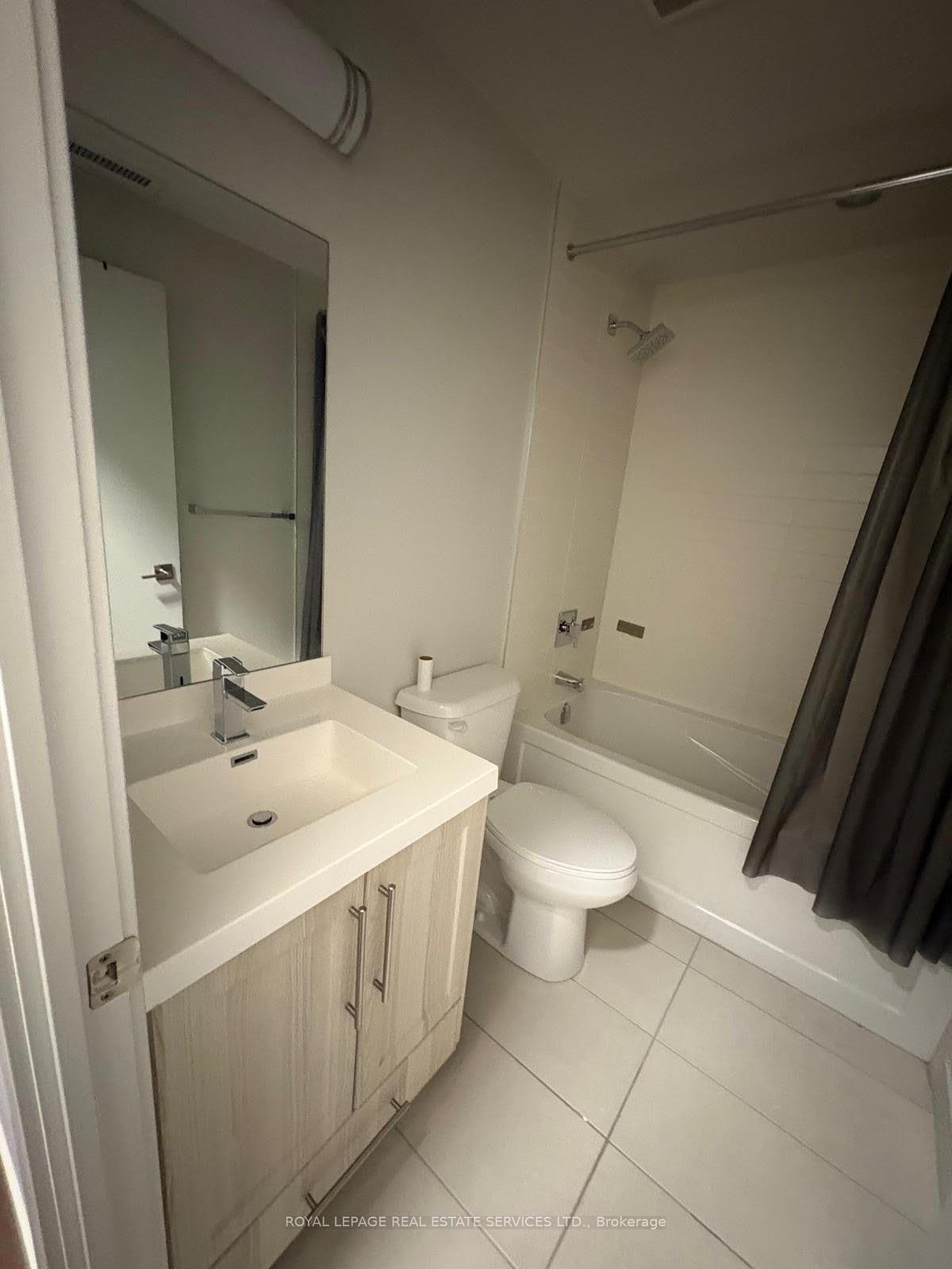 Photo 10 of Unit 1406, 2081 Fairview Street, Burlington, Freeman — HOMEH