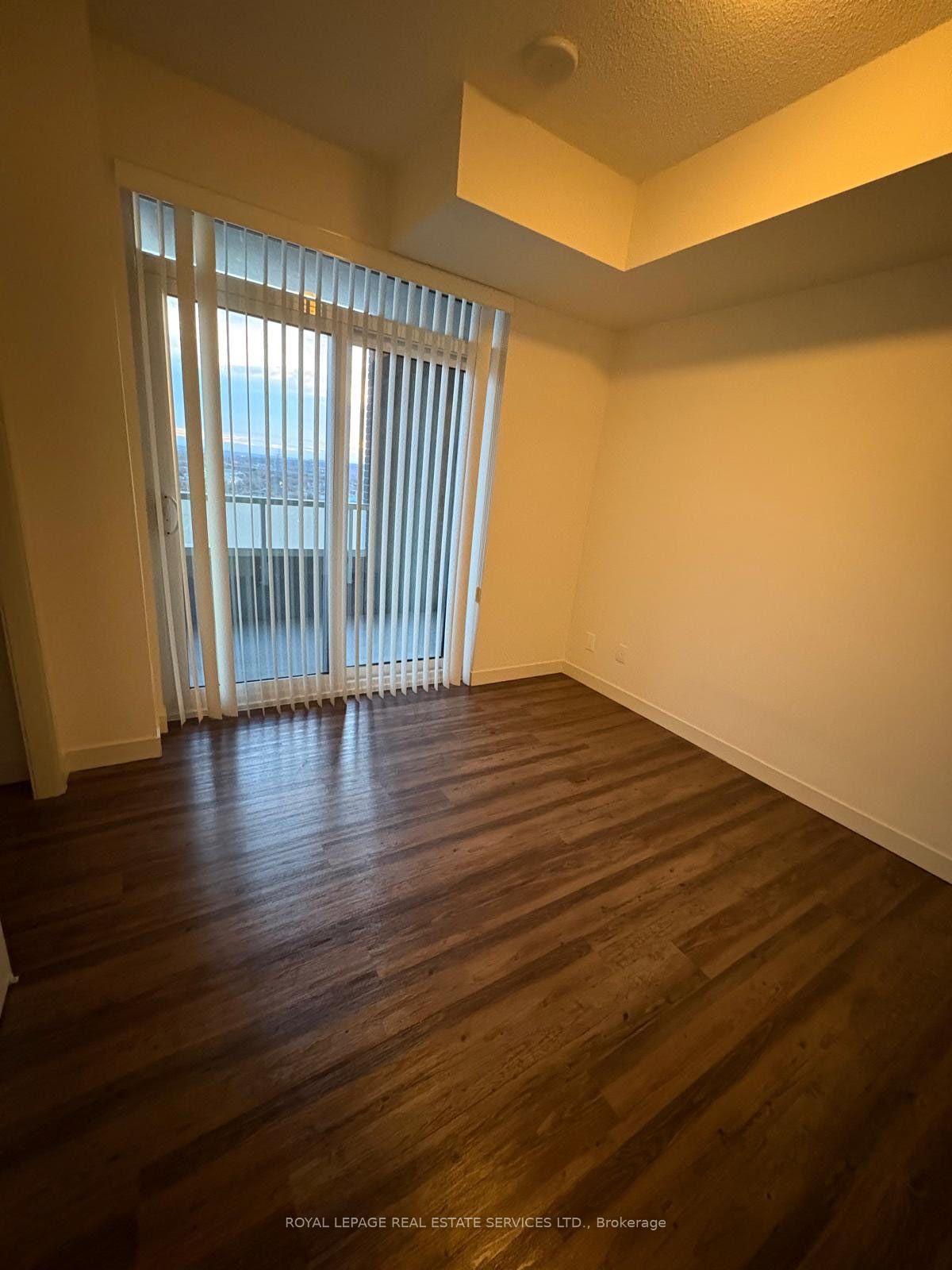 Photo 12 of Unit 1406, 2081 Fairview Street, Burlington, Freeman — HOMEH