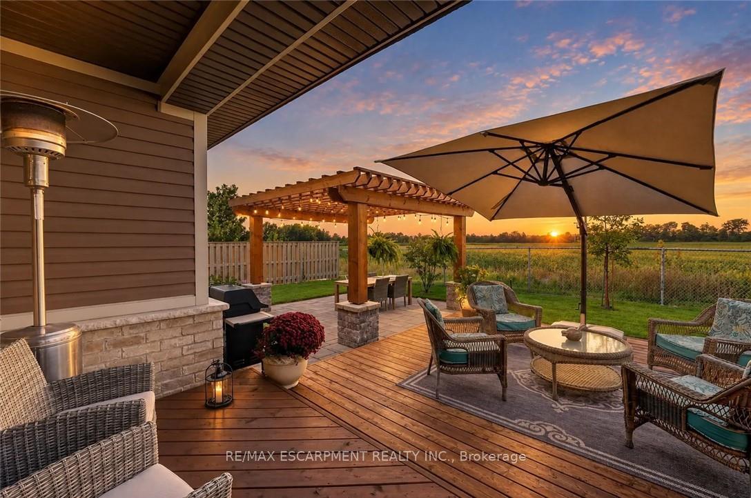 Photo 3 of 62 Forestview Court, West Lincoln, Smithville — HOMEH