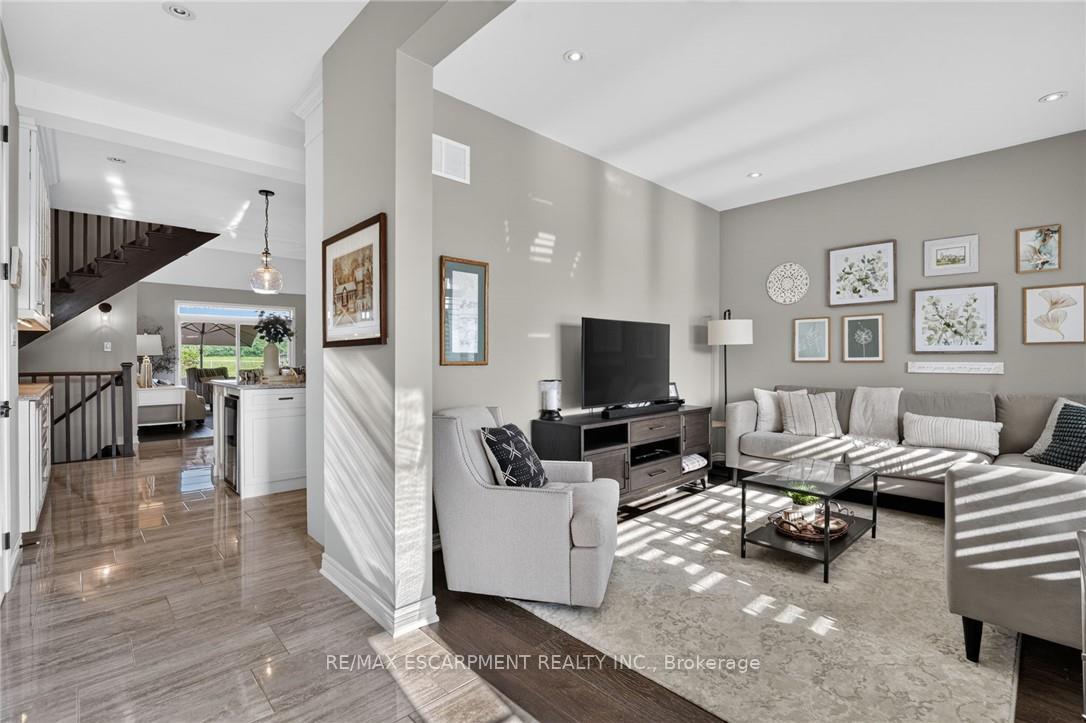 Photo 7 of 62 Forestview Court, West Lincoln, Smithville — HOMEH