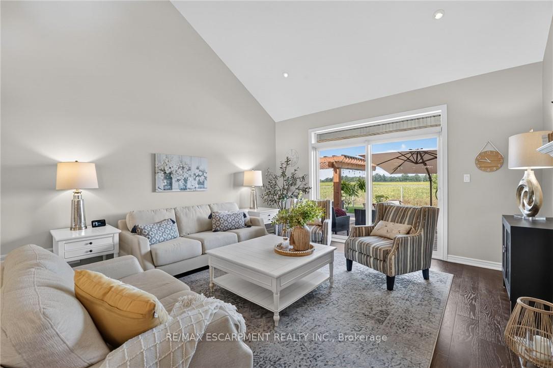 Photo 16 of 62 Forestview Court, West Lincoln, Smithville — HOMEH