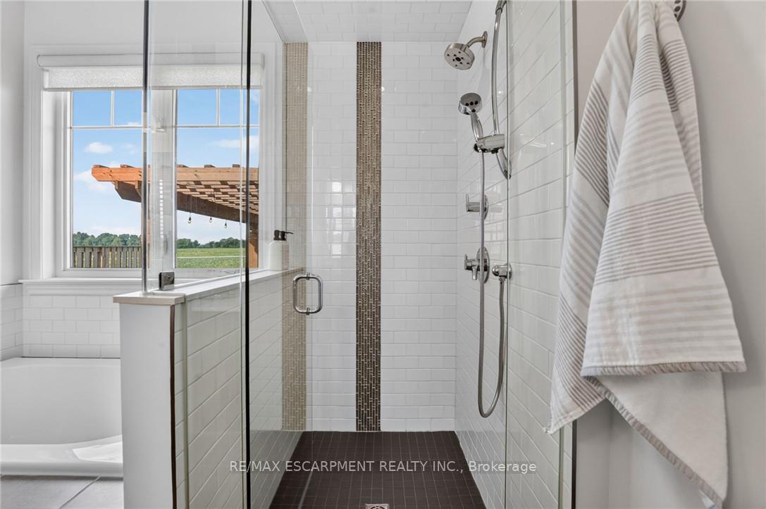 Photo 22 of 62 Forestview Court, West Lincoln, Smithville — HOMEH