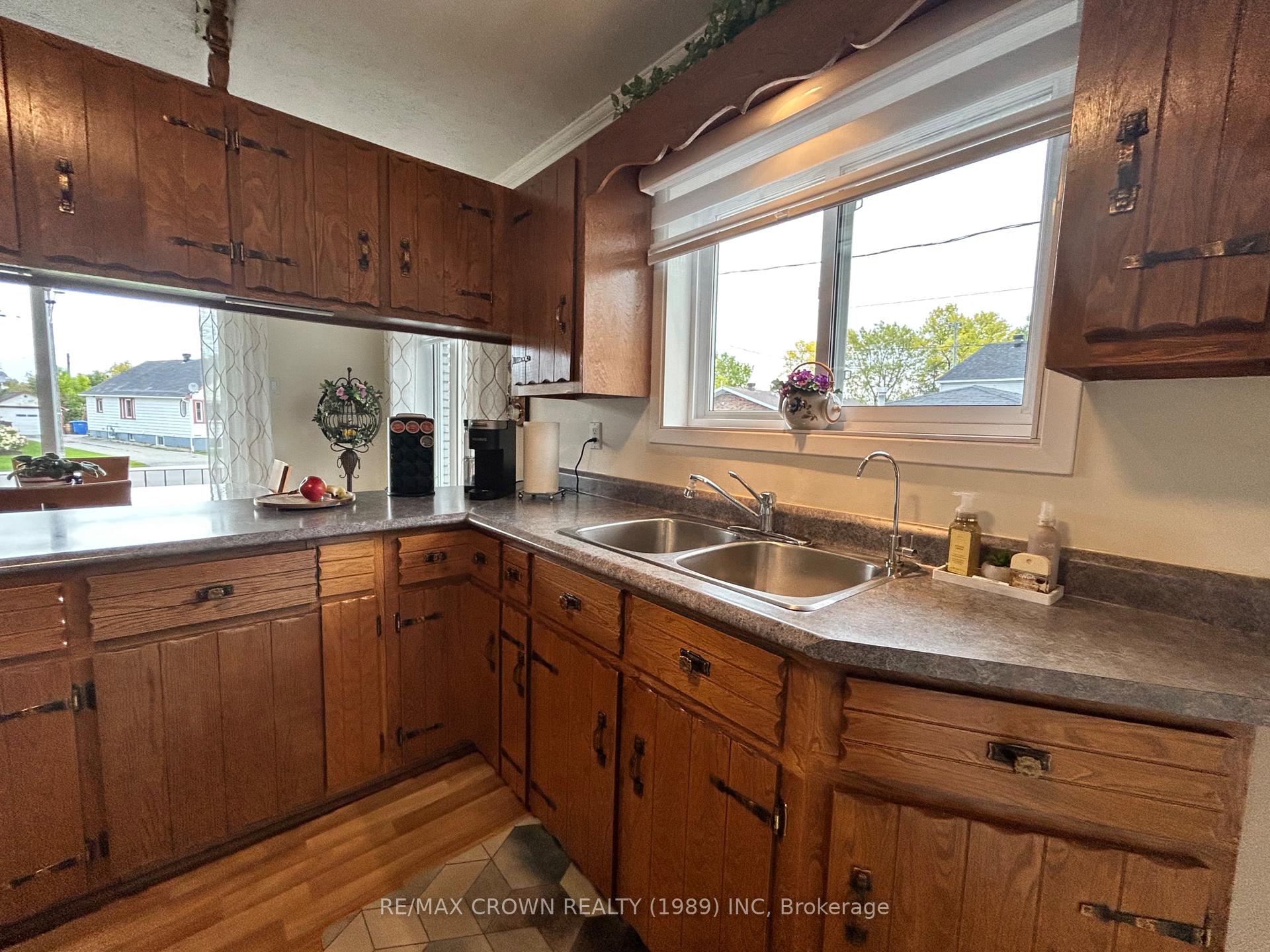 Photo 12 of 85 Byng Avenue E, Kapuskasing — HOMEH