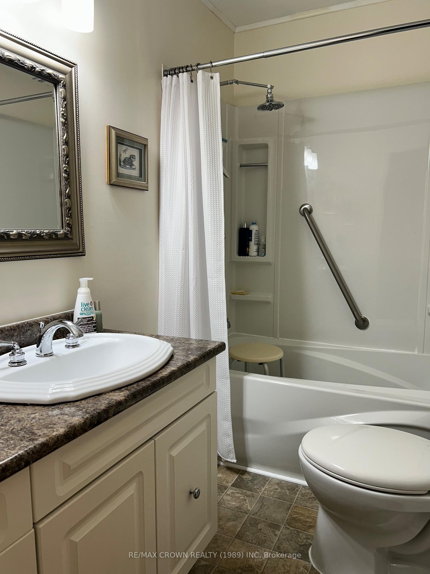 Photo 24 of 85 Byng Avenue E, Kapuskasing — HOMEH