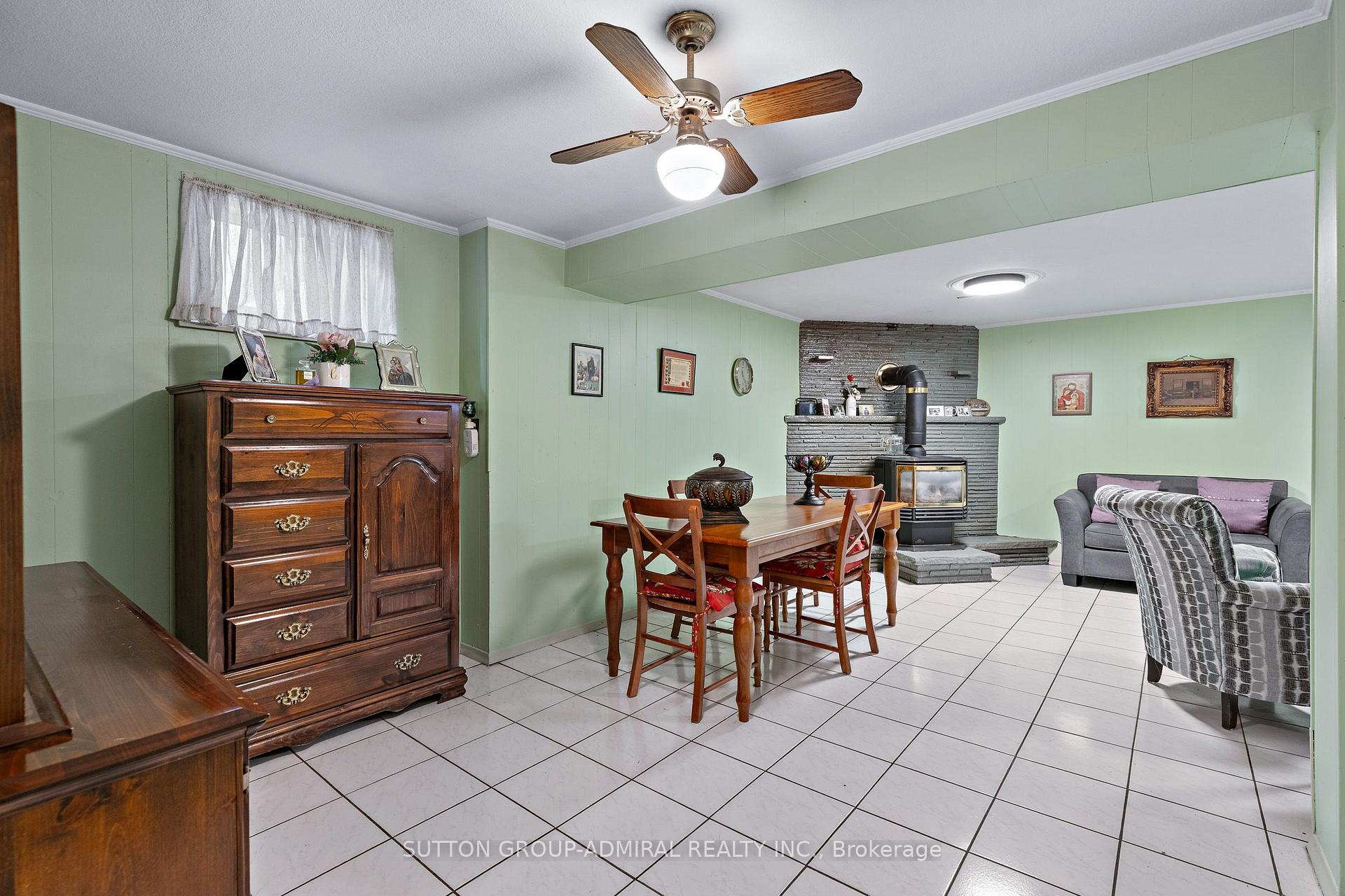 Photo 31 of 201 Derrydown Road, North York, York University Heights — HOMEH