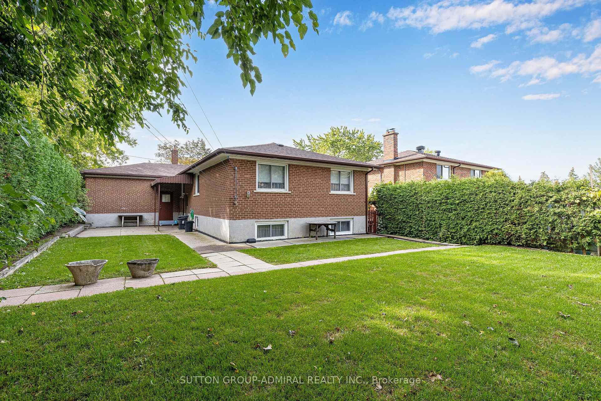 Photo 38 of 201 Derrydown Road, North York, York University Heights — HOMEH