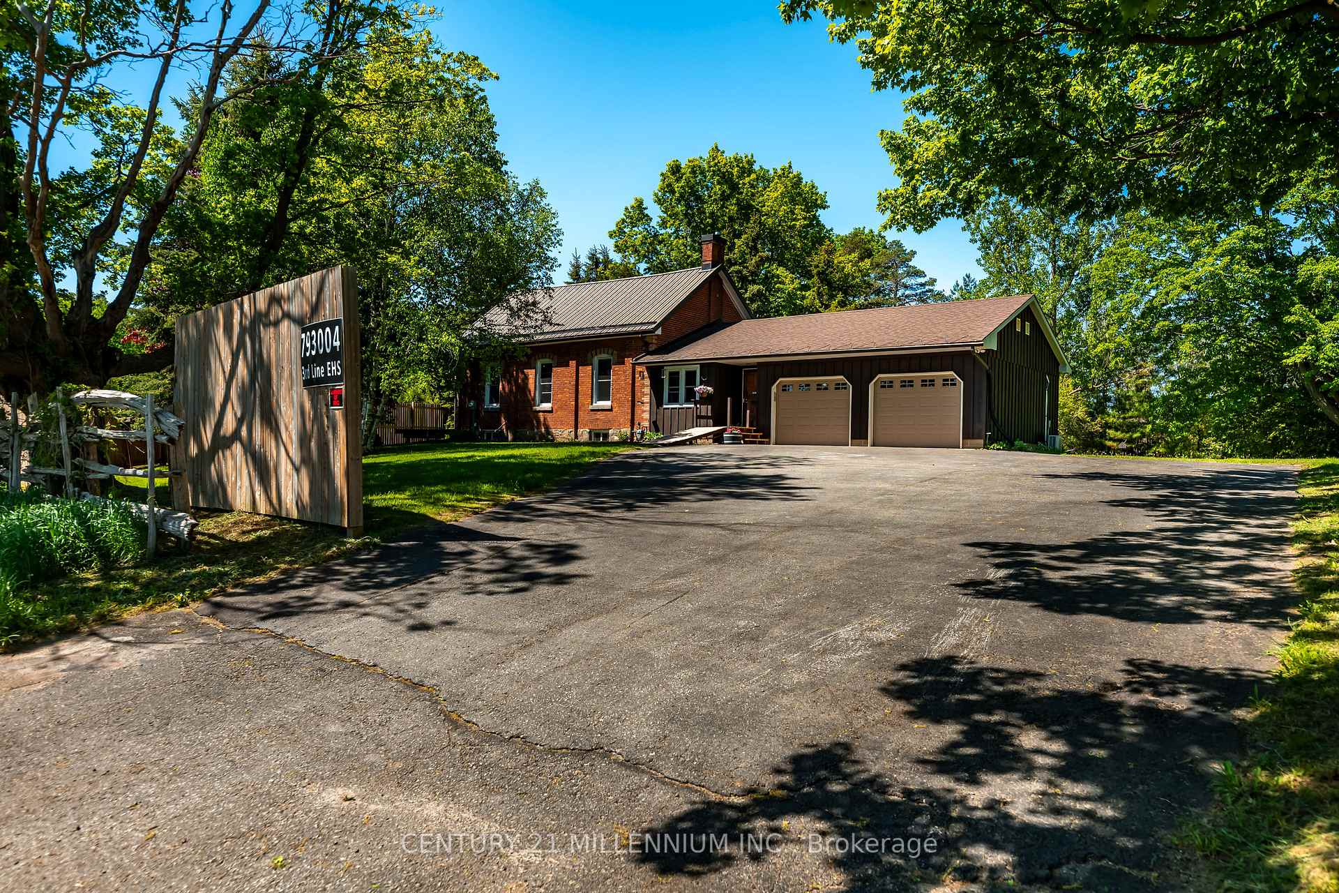 Photo 2 of 793004 3rd Line EHS, Mono, Rural Mono — HOMEH