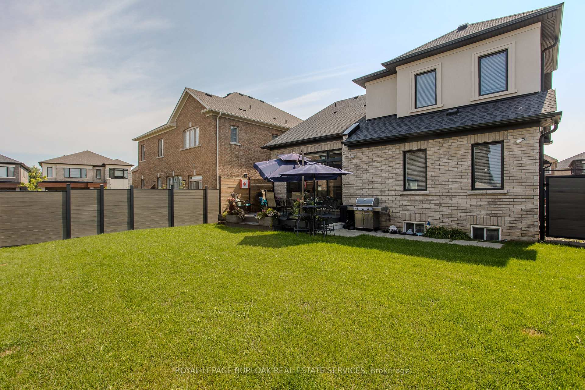 Photo 4 of 72 Pond View Gate, Hamilton, Waterdown — HOMEH