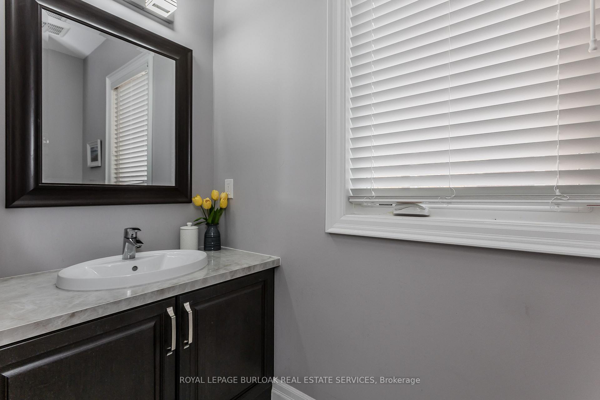 Photo 13 of 72 Pond View Gate, Hamilton, Waterdown — HOMEH