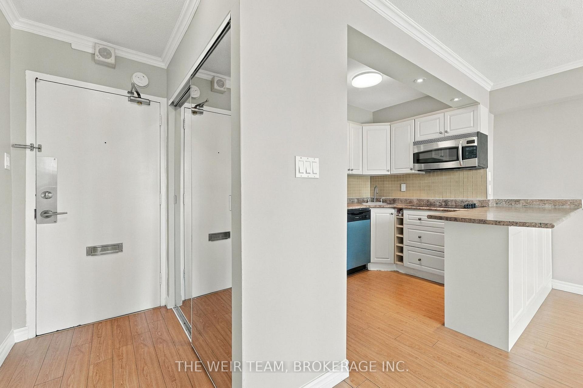Photo 4 of Unit 2110, 30 Gloucester Street, Toronto, Church-Yonge Corridor — HOMEH