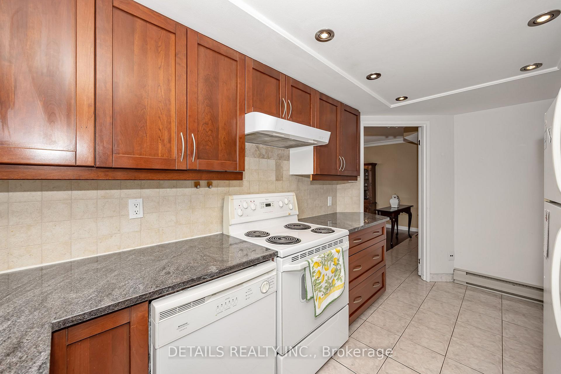 Photo 13 of Unit 908, 1705 Playfair Drive, Ottawa, Playfair Park — HOMEH