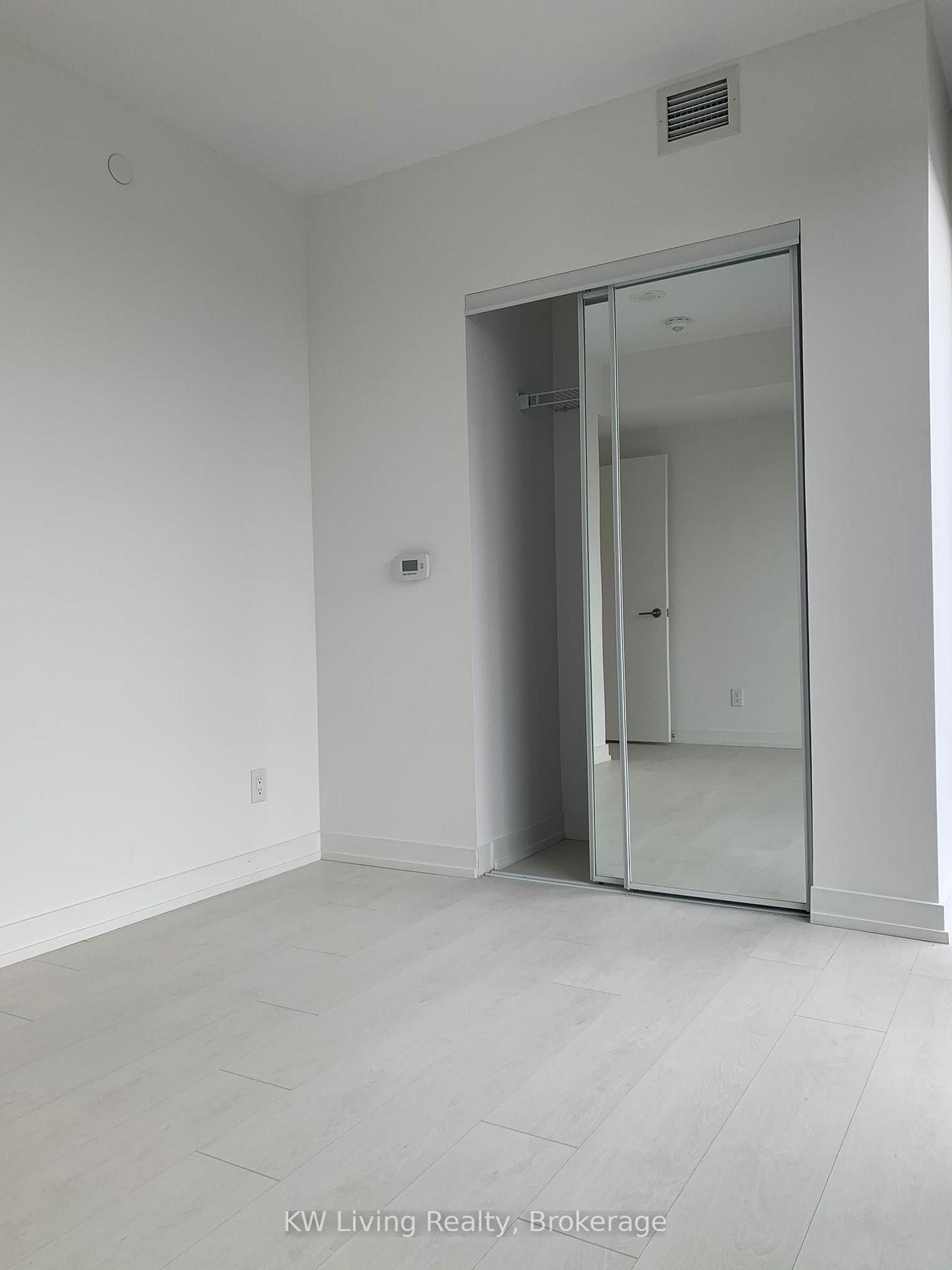 Photo 14 of Unit 3317, 19 Western Battery Road, Toronto, Niagara — HOMEH