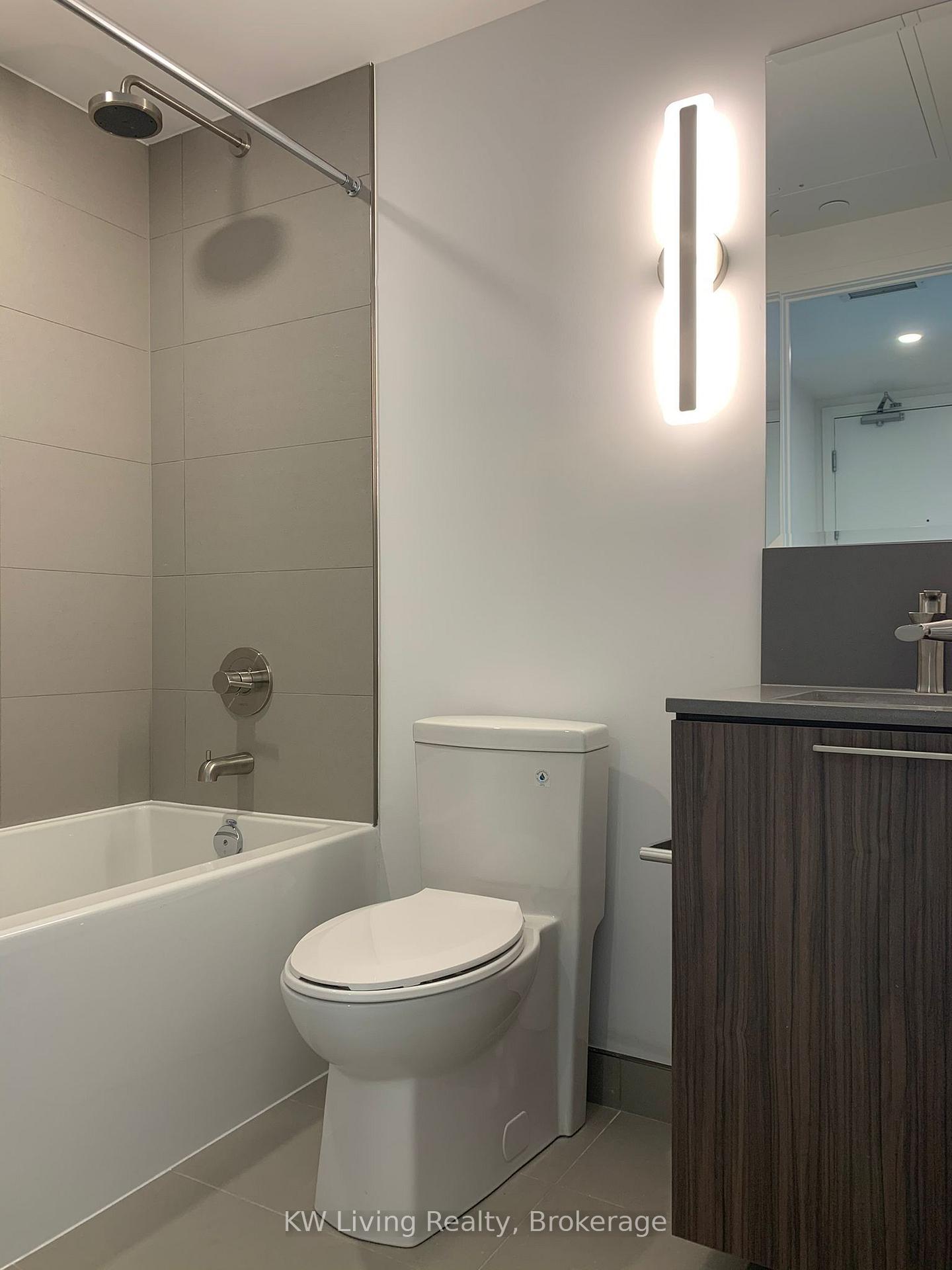 Photo 15 of Unit 3317, 19 Western Battery Road, Toronto, Niagara — HOMEH